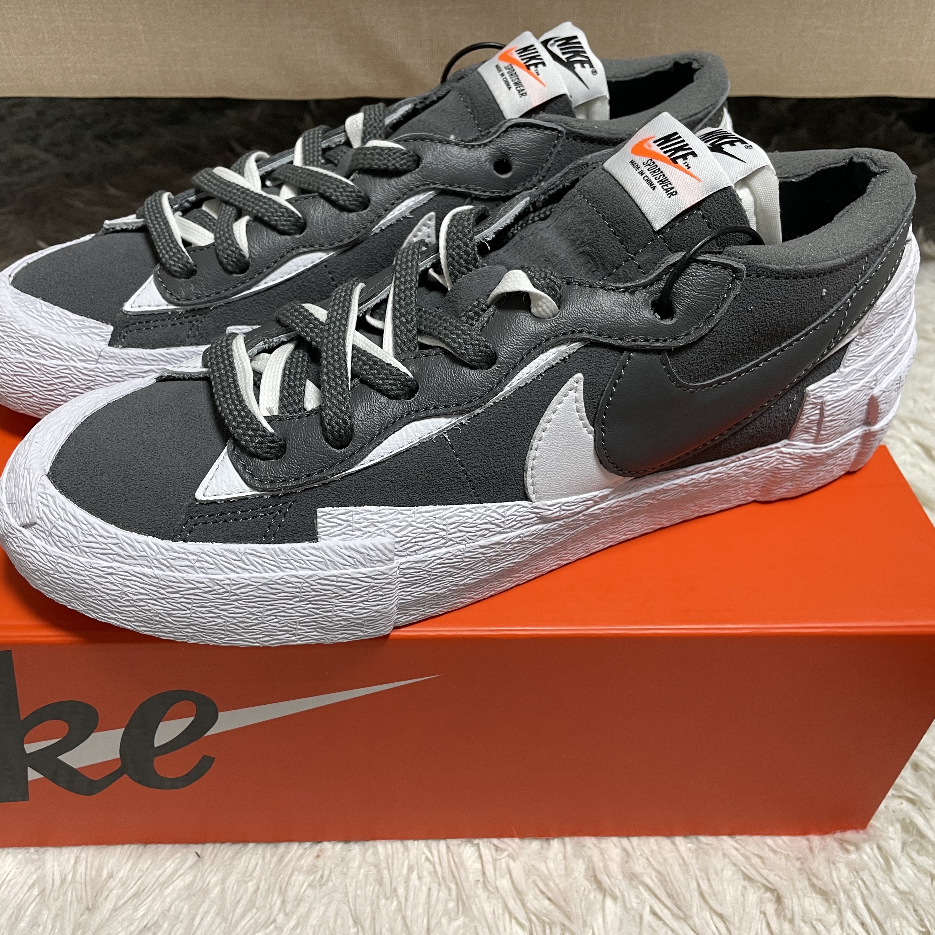 Nike x Sacai Blazer Low Iron Grey 착용 스타일 - 2