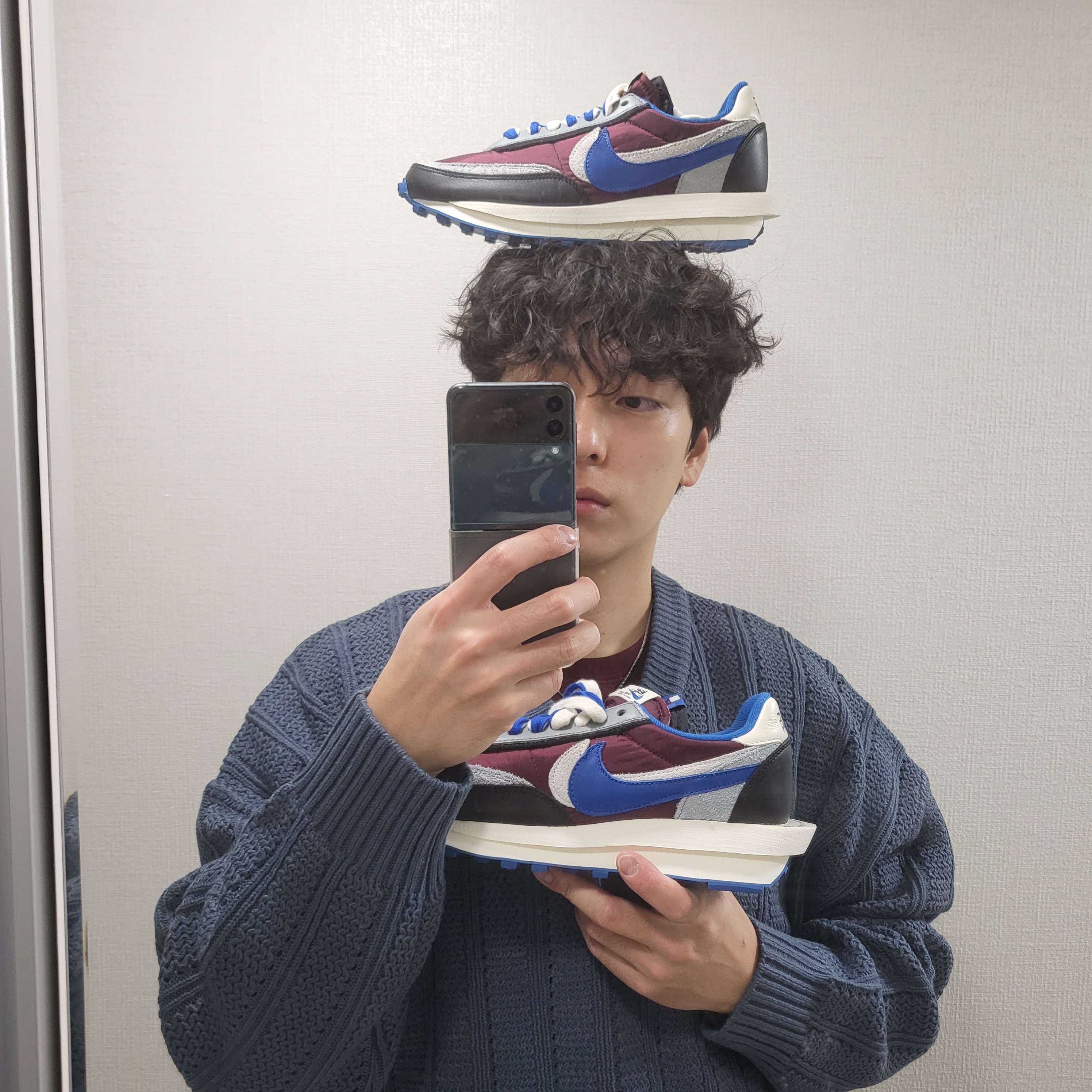 Nike x Sacai x Undercover LDWaffle Night Maroon Team Royal 착용 스타일