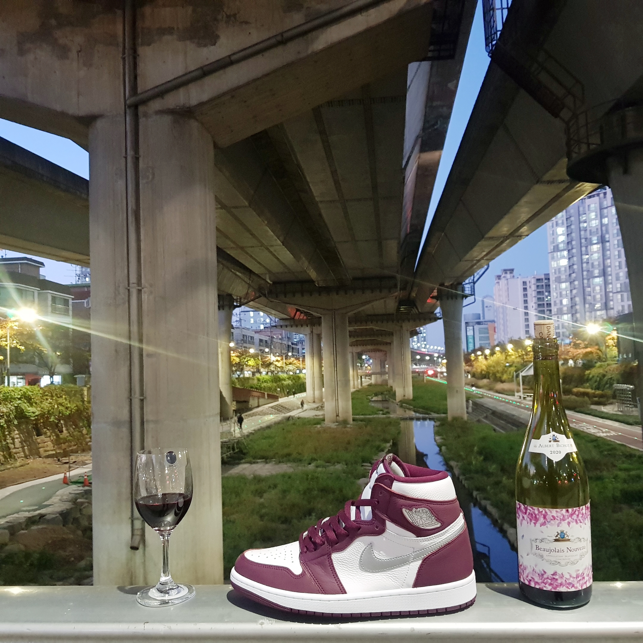 Jordan 1 Retro High OG Bordeaux 착용 스타일 - 2