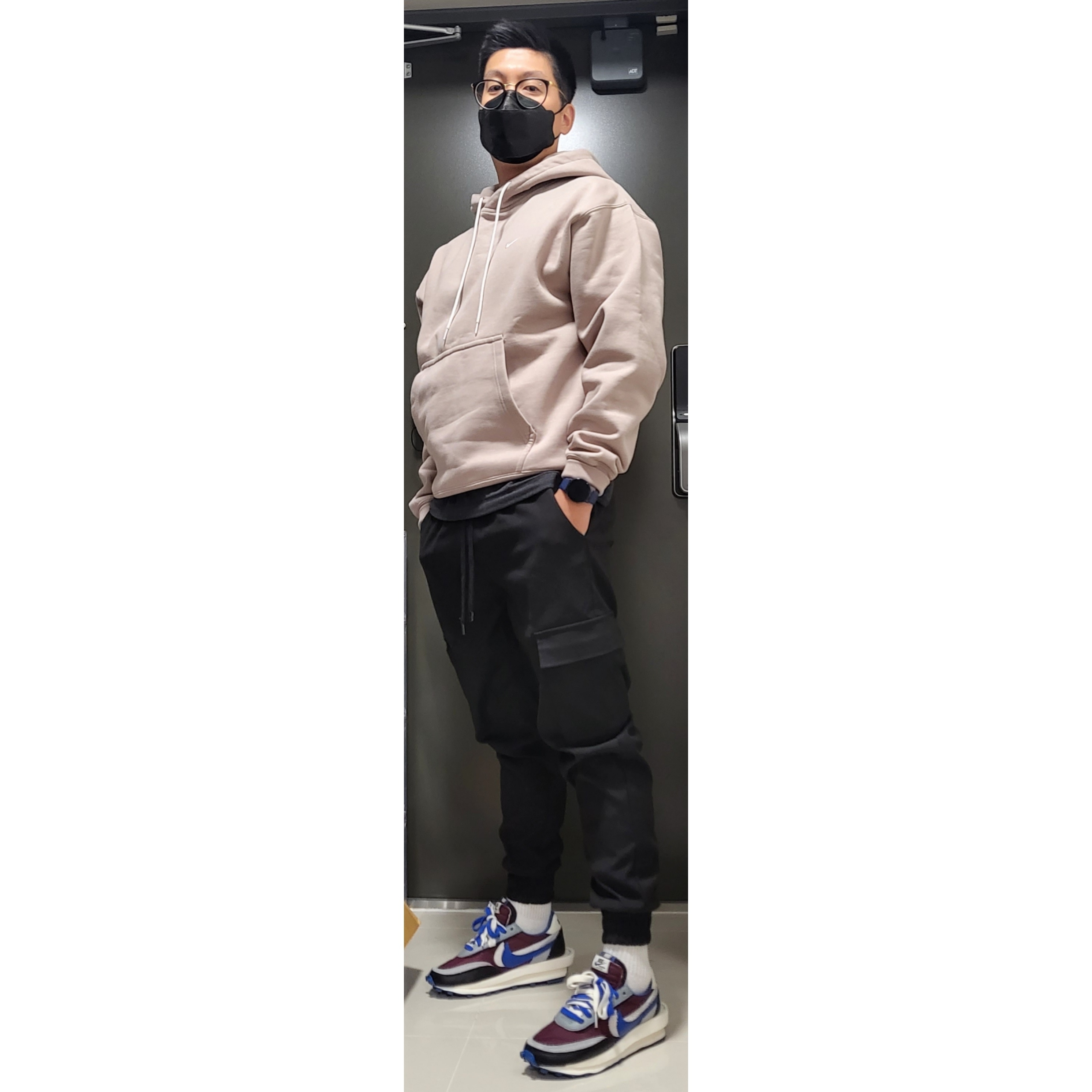 Nike x Sacai x Undercover LDWaffle Night Maroon Team Royal, Nike NRG Solo Swoosh Fleece Hoodie Malt - Asia 착용 스타일