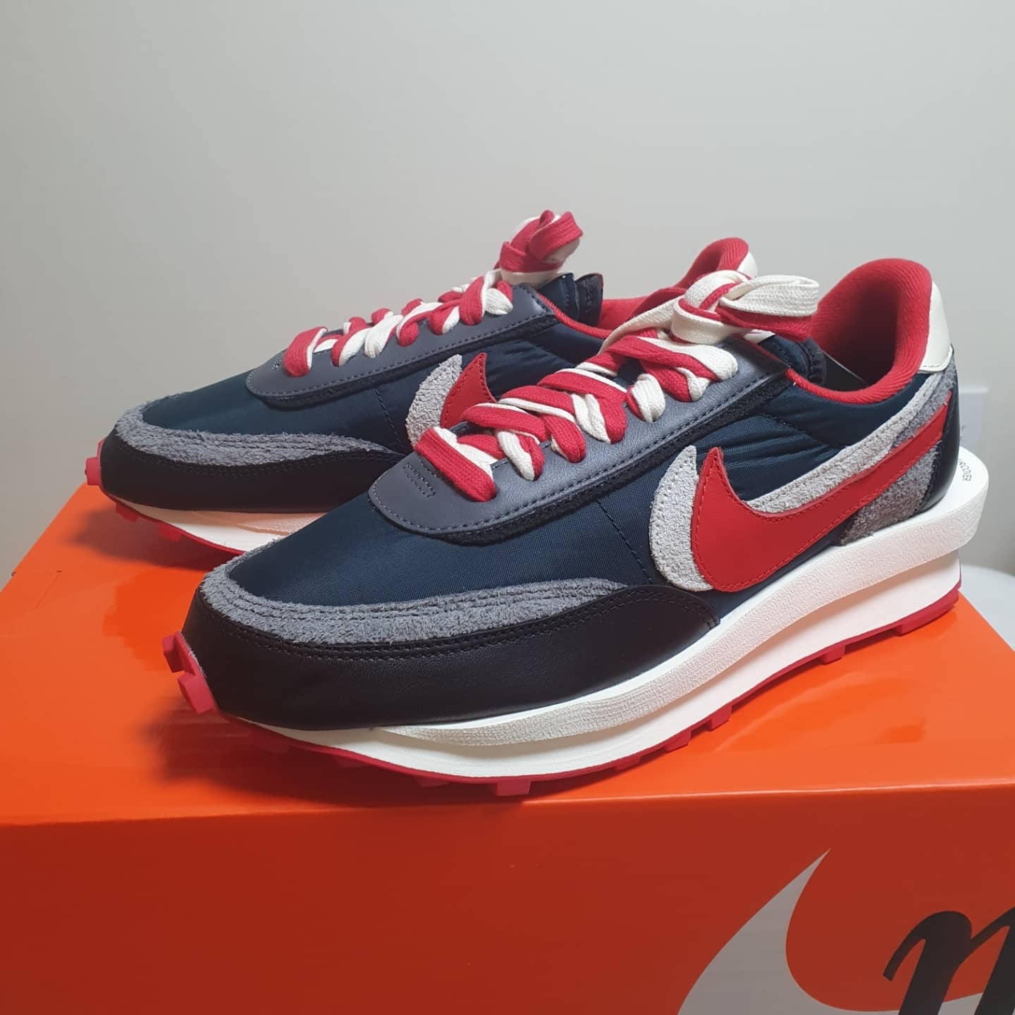 Nike x Sacai x Undercover LDWaffle Midnight Spruce University Red 착용 스타일 - 1