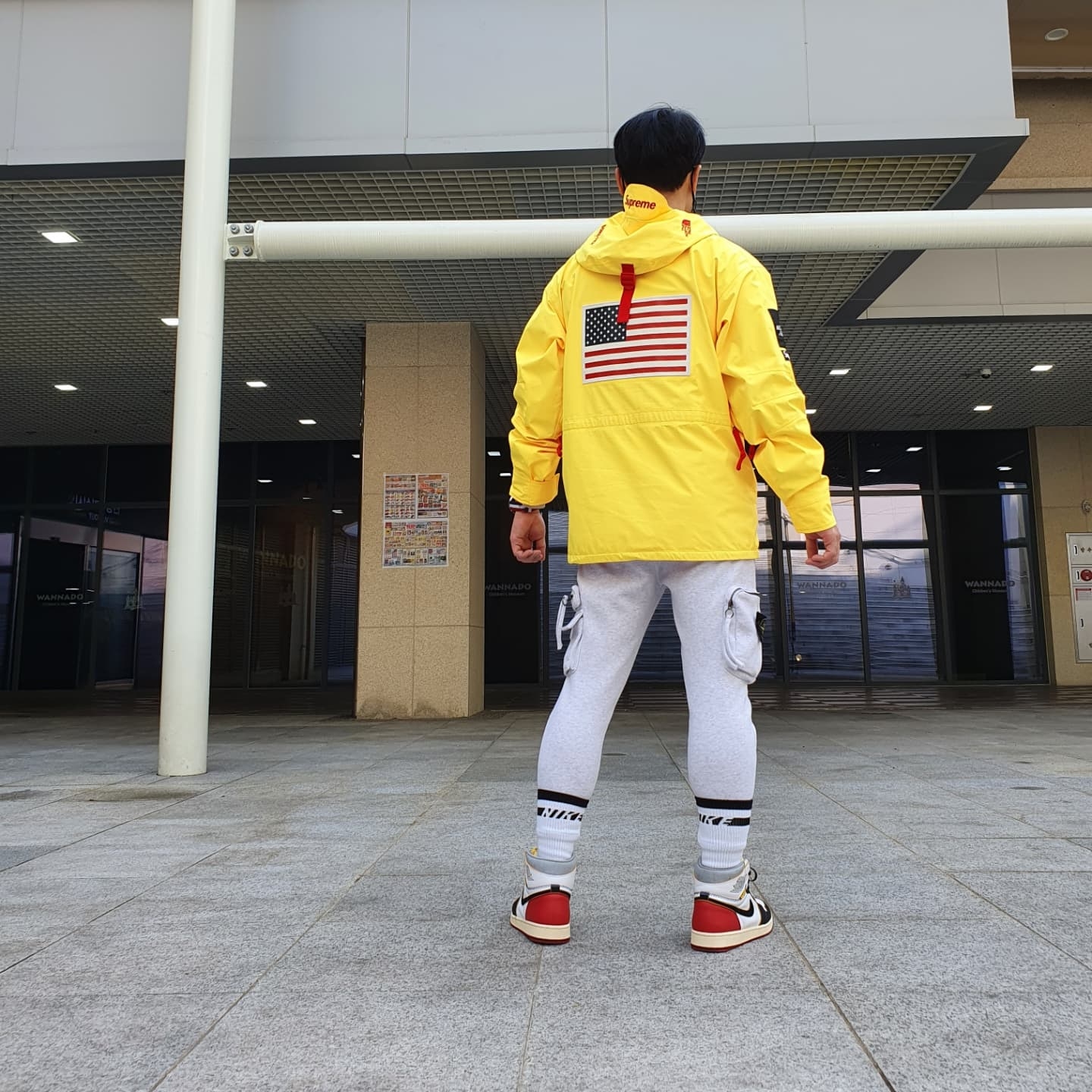Supreme x The North Face Trans Antarctica Expedition Pullover Jacket Yellow - 17SS, Jordan 1 x Union Retro High Black Toe 착용 스타일 - 3