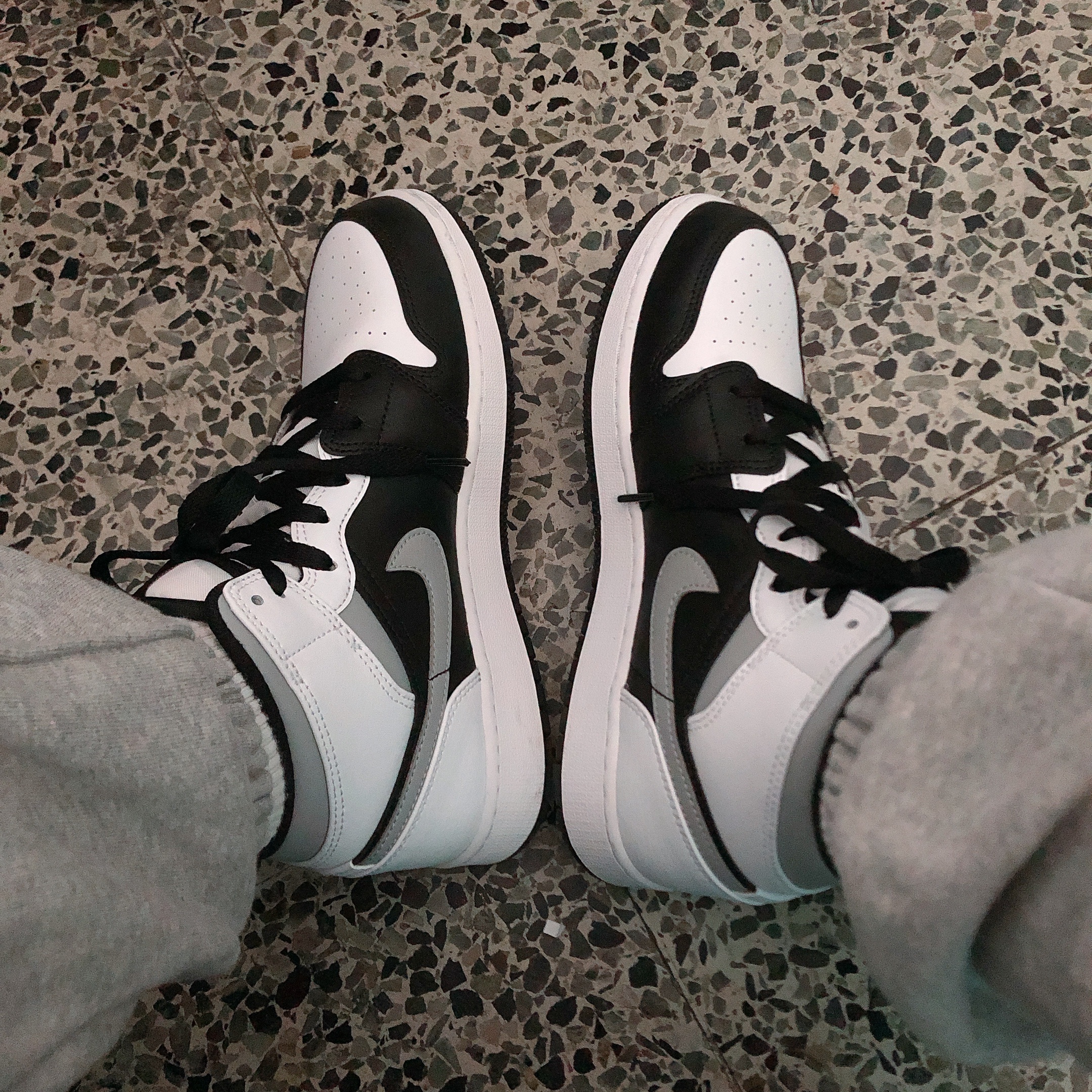 (GS) Jordan 1 Mid White Shadow 착용 스타일