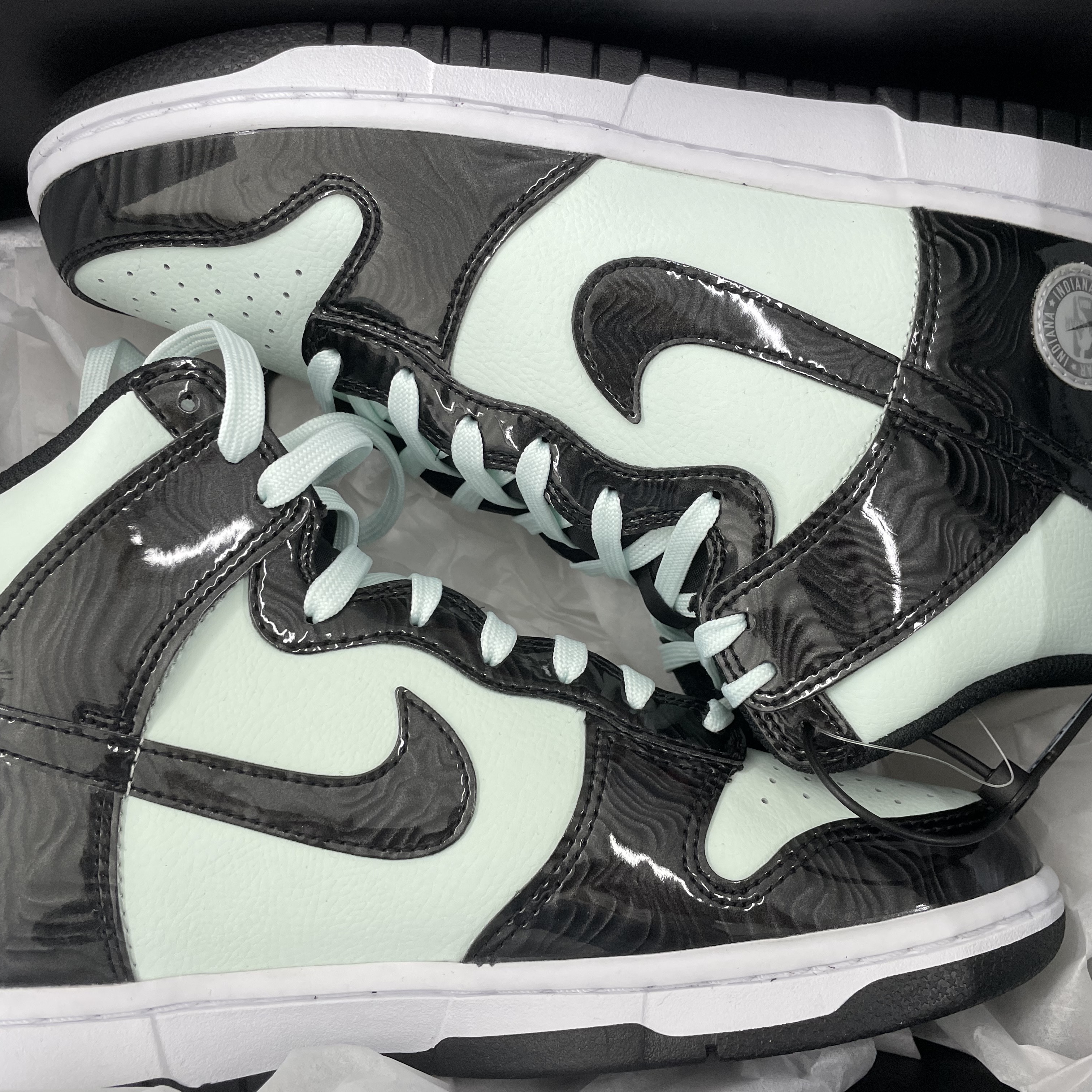 Nike Dunk High Barely Green 착용 스타일