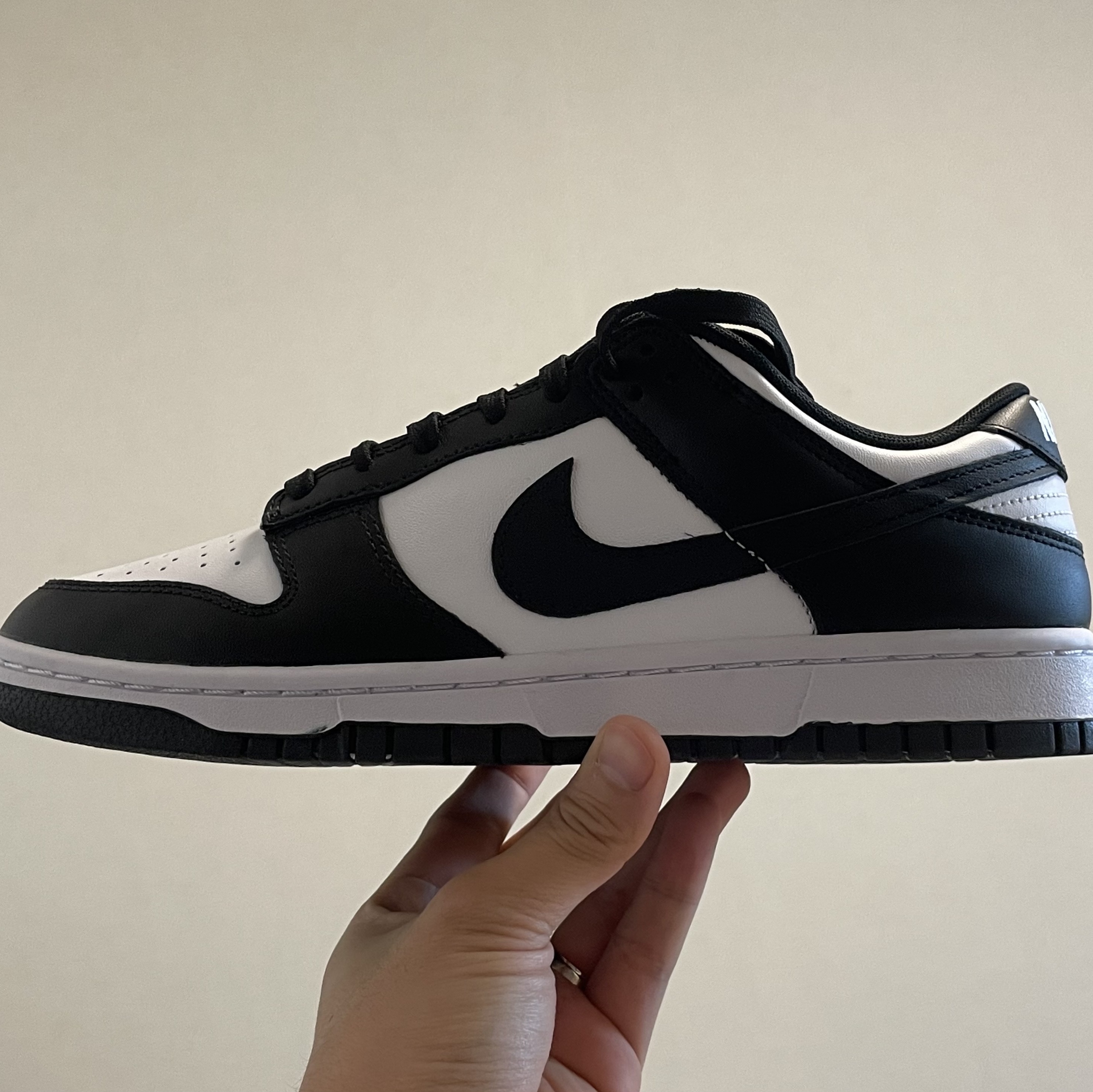 Nike Dunk Low Retro Black 착용 스타일