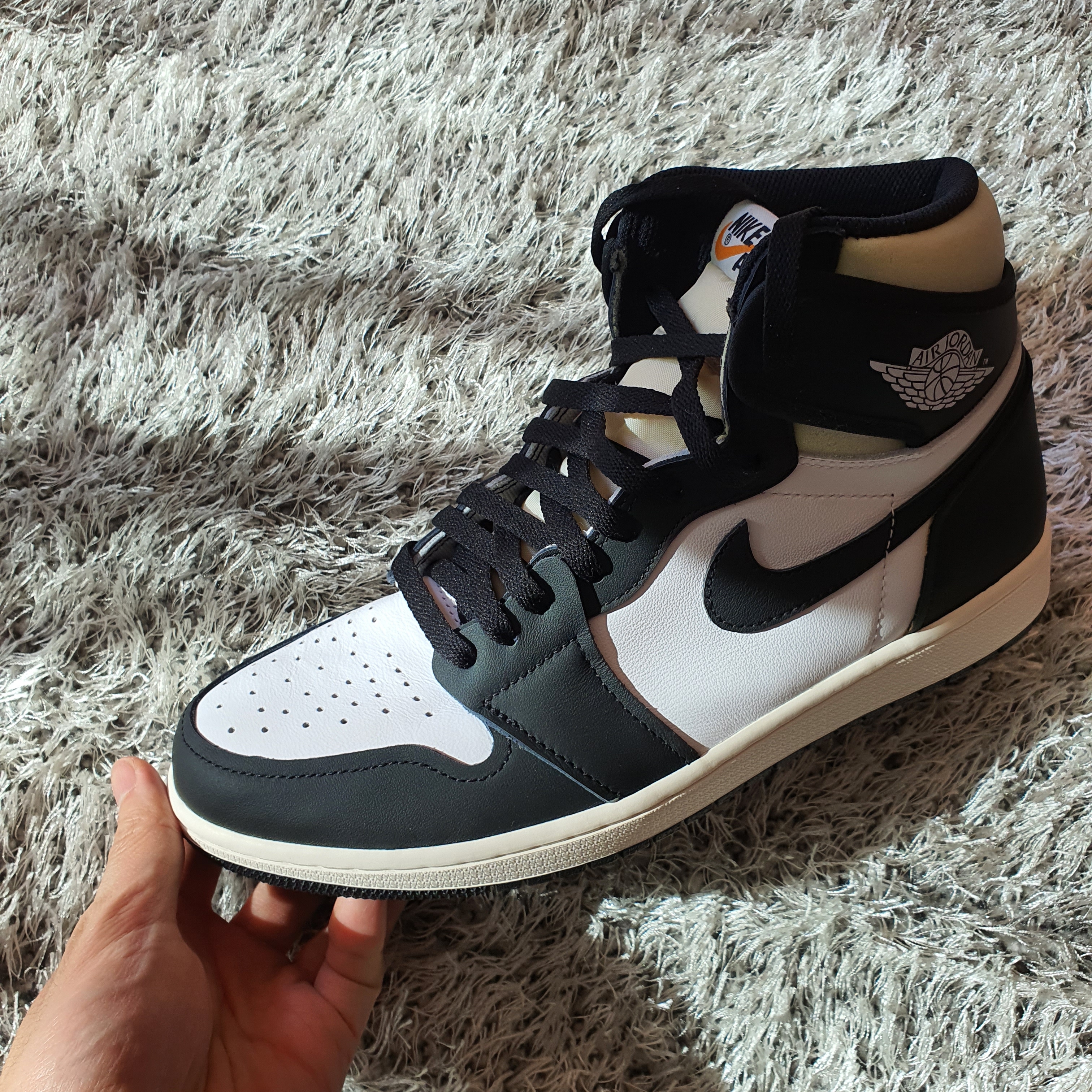 Jordan 1 Retro High OG Volt Gold 착용 스타일 - 3