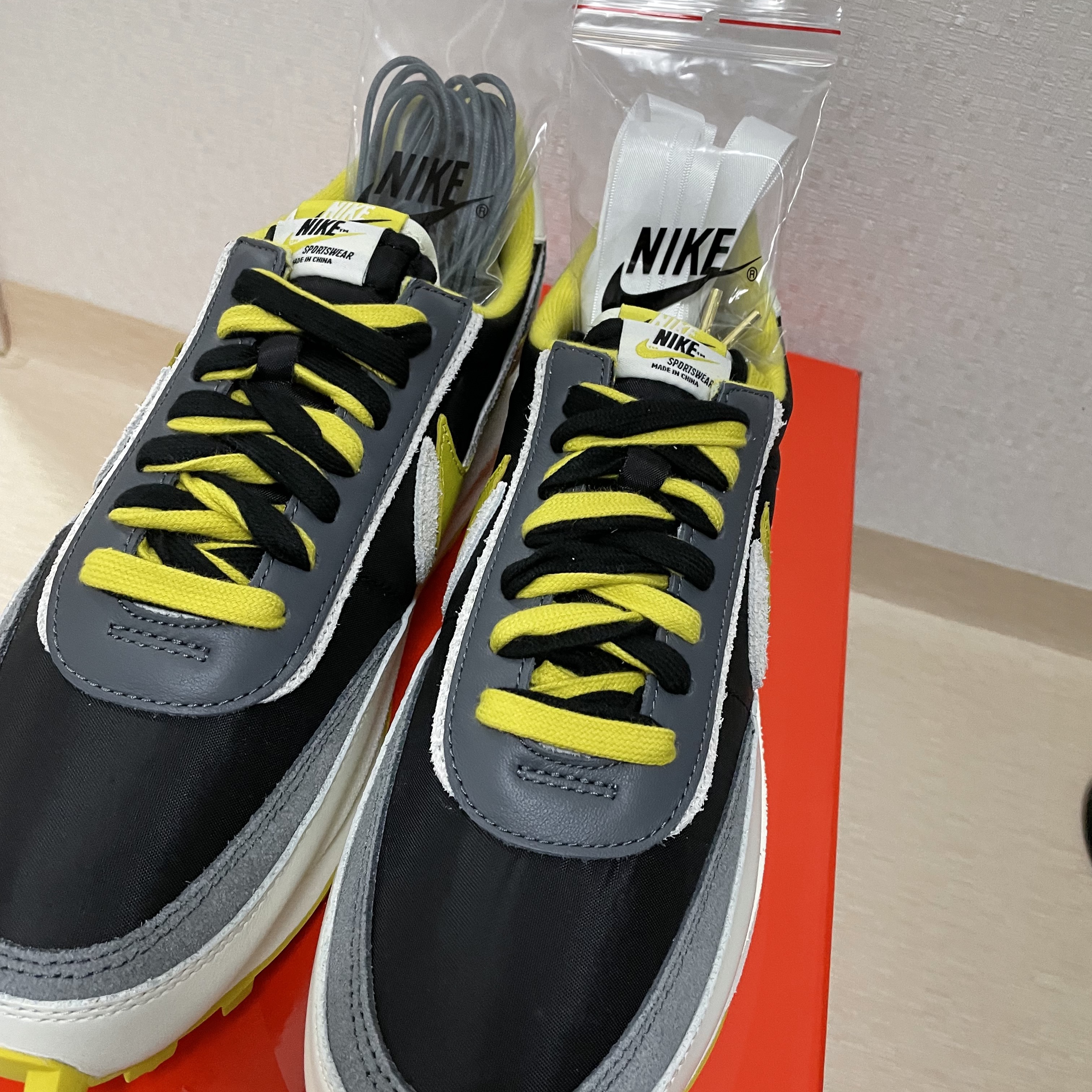 Nike x Sacai x Undercover LDWaffle Black Bright Citron 착용 스타일 - 3