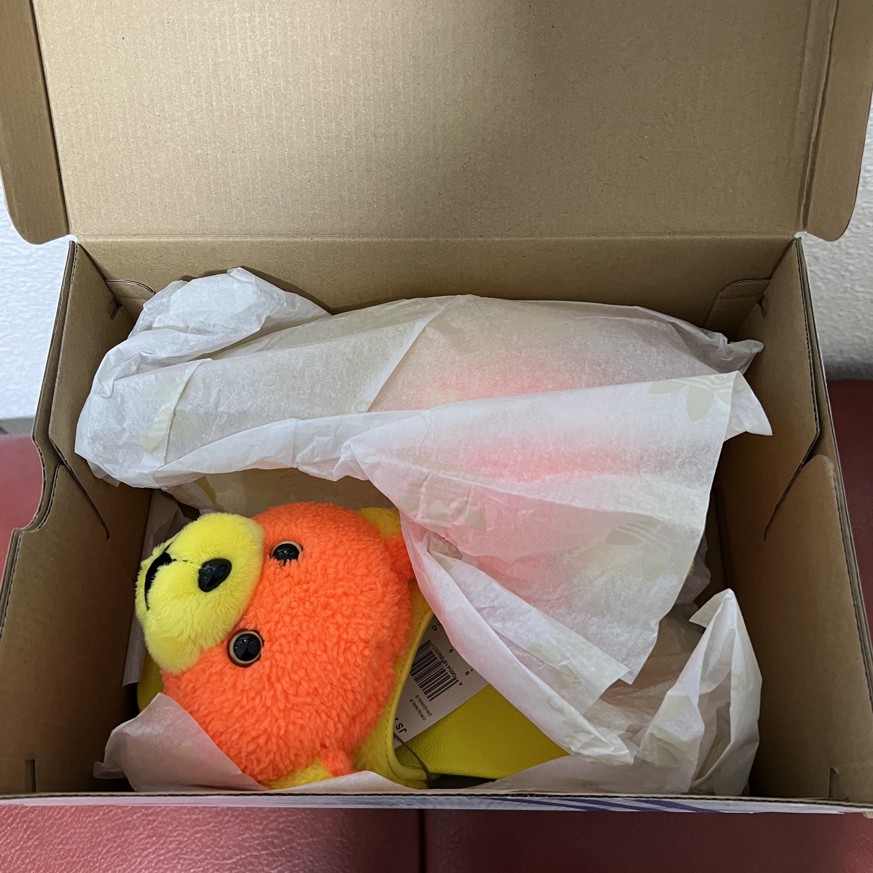 Adidas x Jeremy Scott Adilette Teddy Slide Solar Orange 착용 스타일 - 1