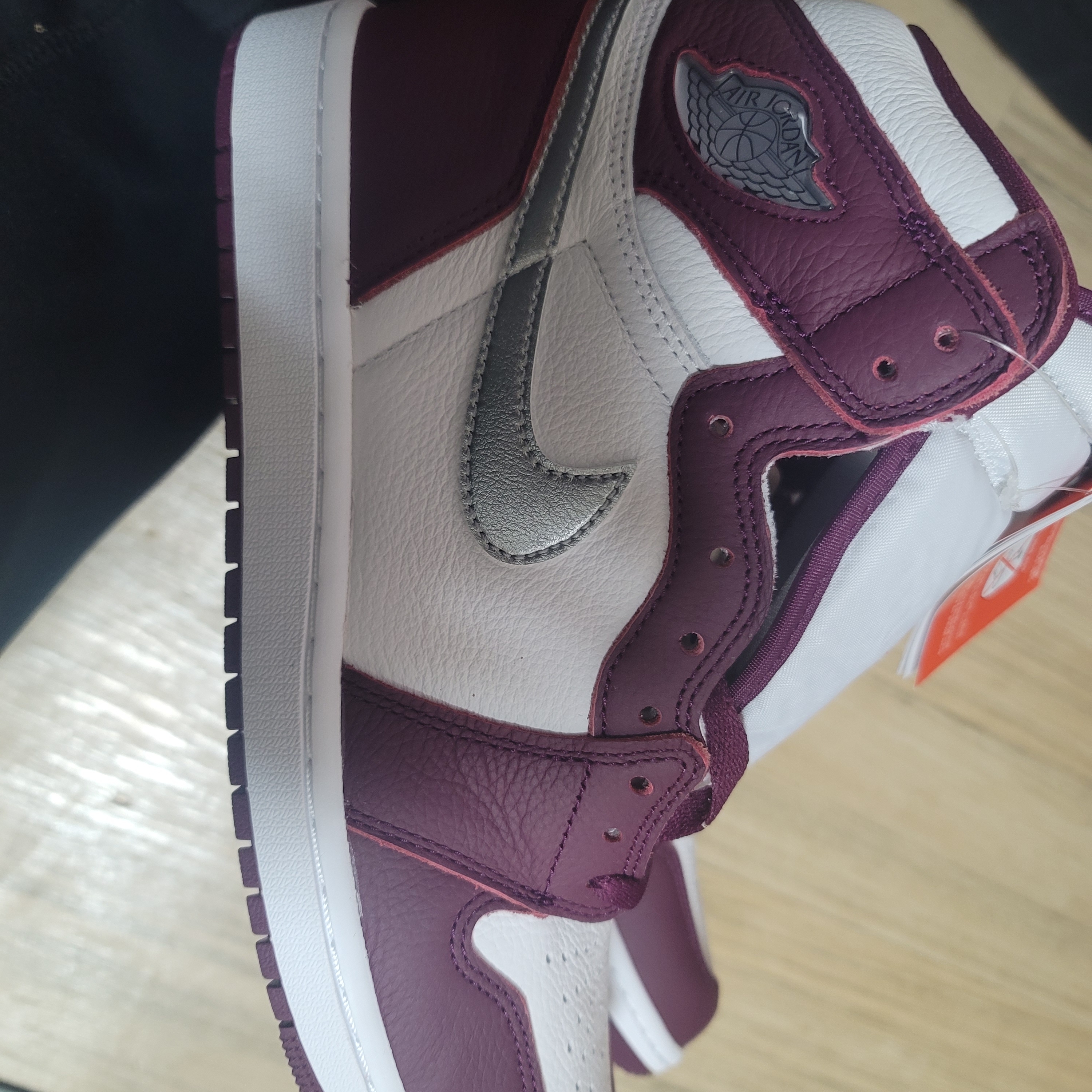 Jordan 1 Mid Dark Teal, Jordan 1 Retro High OG Bordeaux 착용 스타일 - 2