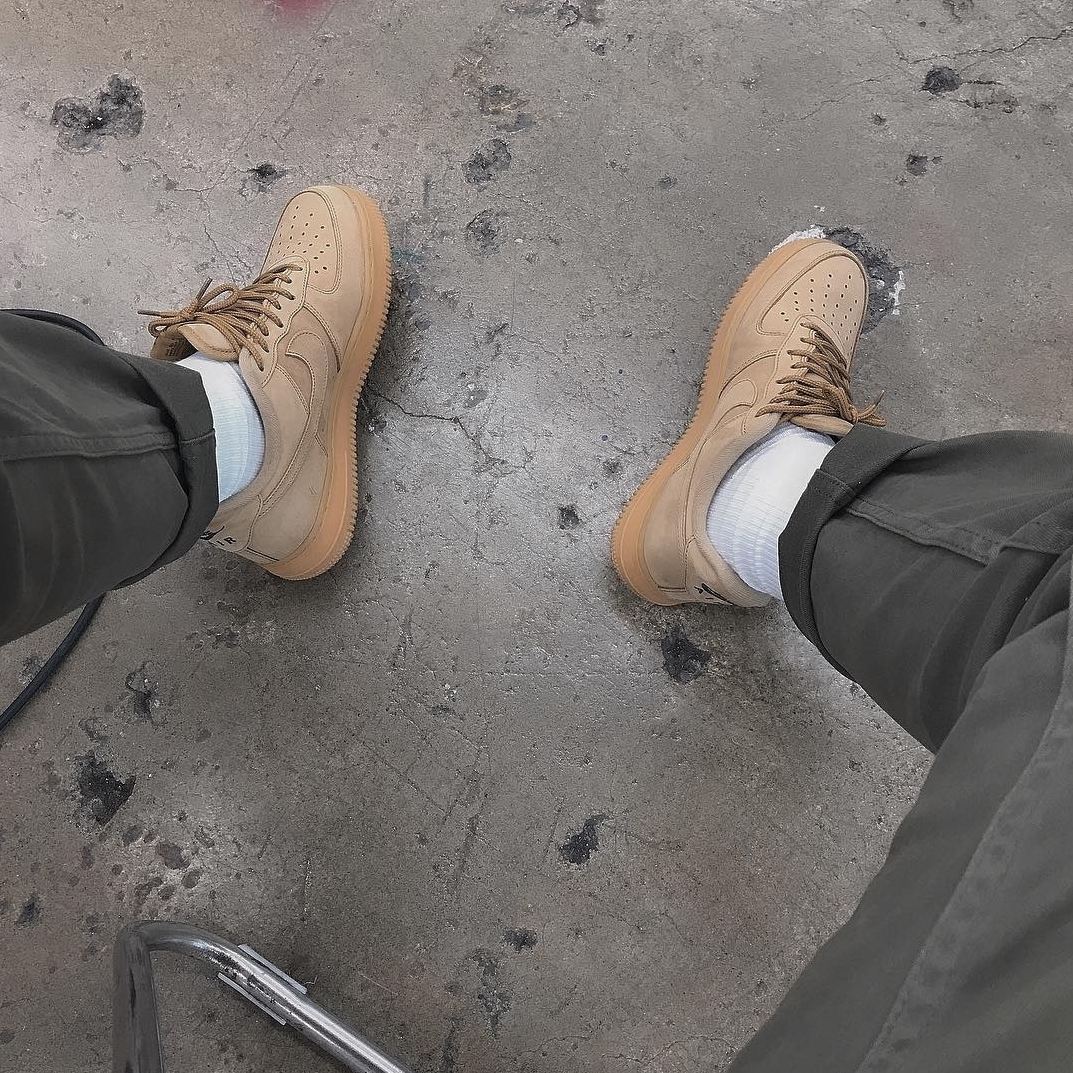 Nike Air Force 1 Low Flax 착용 스타일