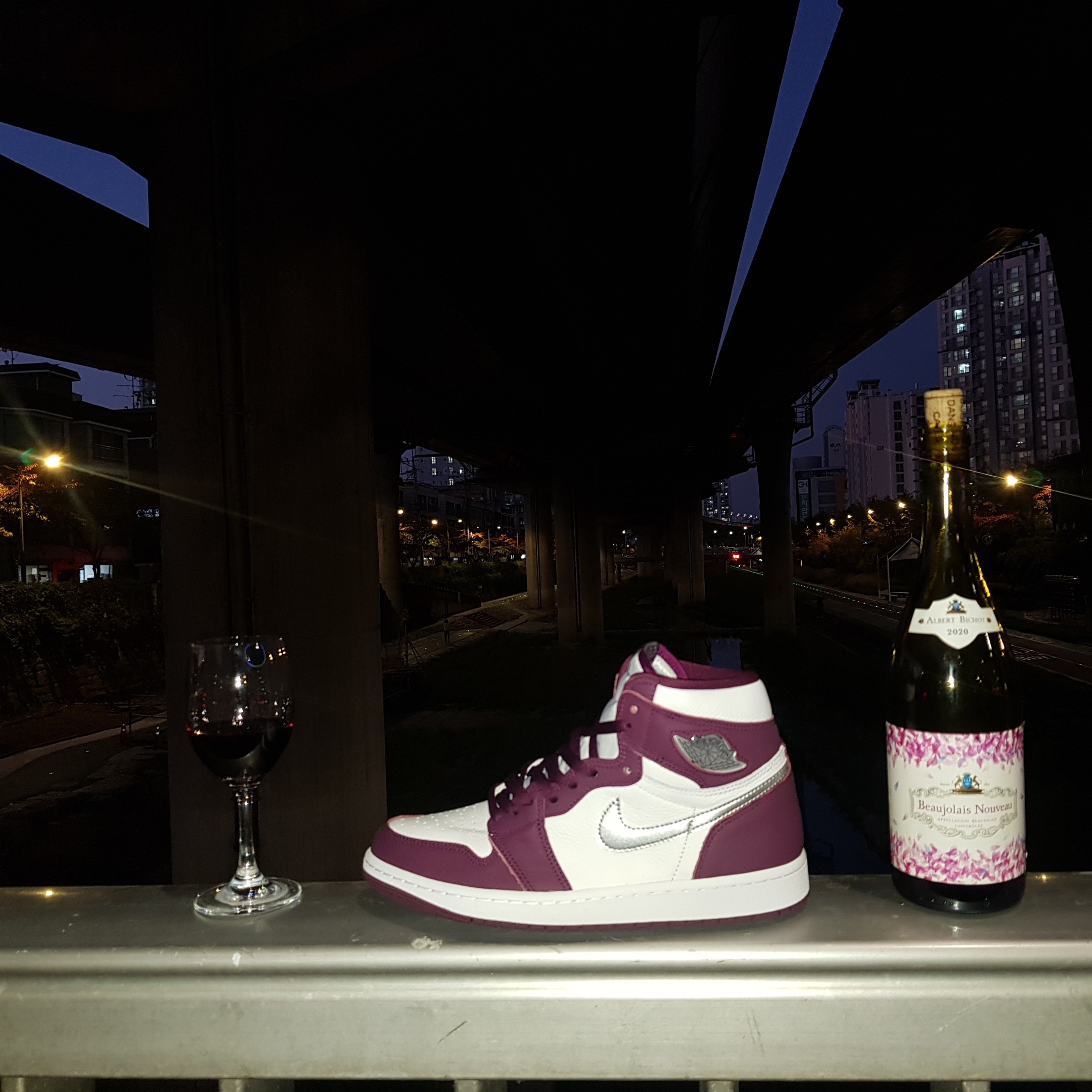 Jordan 1 Retro High OG Bordeaux 착용 스타일 - 3
