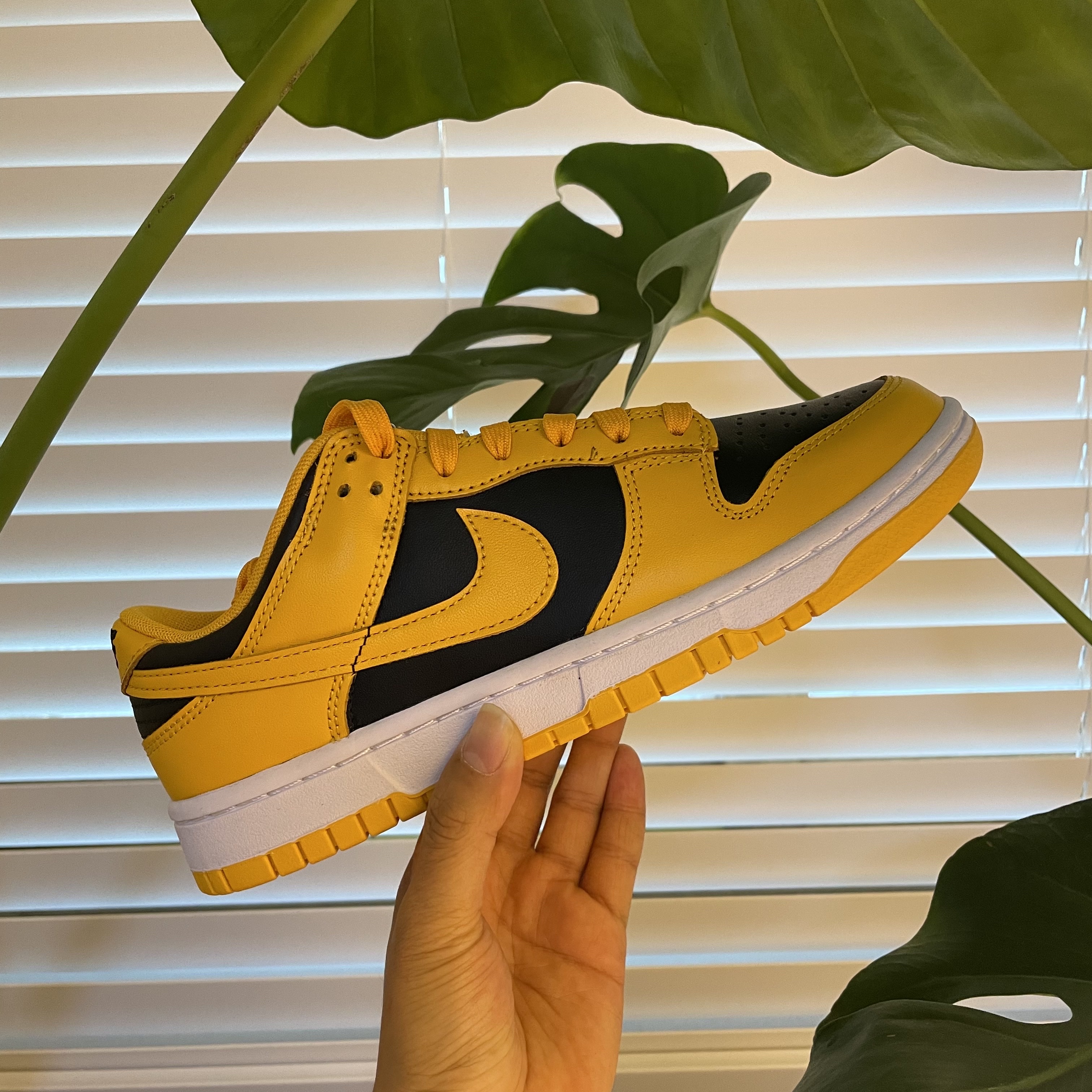 Nike Dunk Low Retro Championship Goldenrod, (W) Nike Dunk Low SE Primal White 착용 스타일 - 1