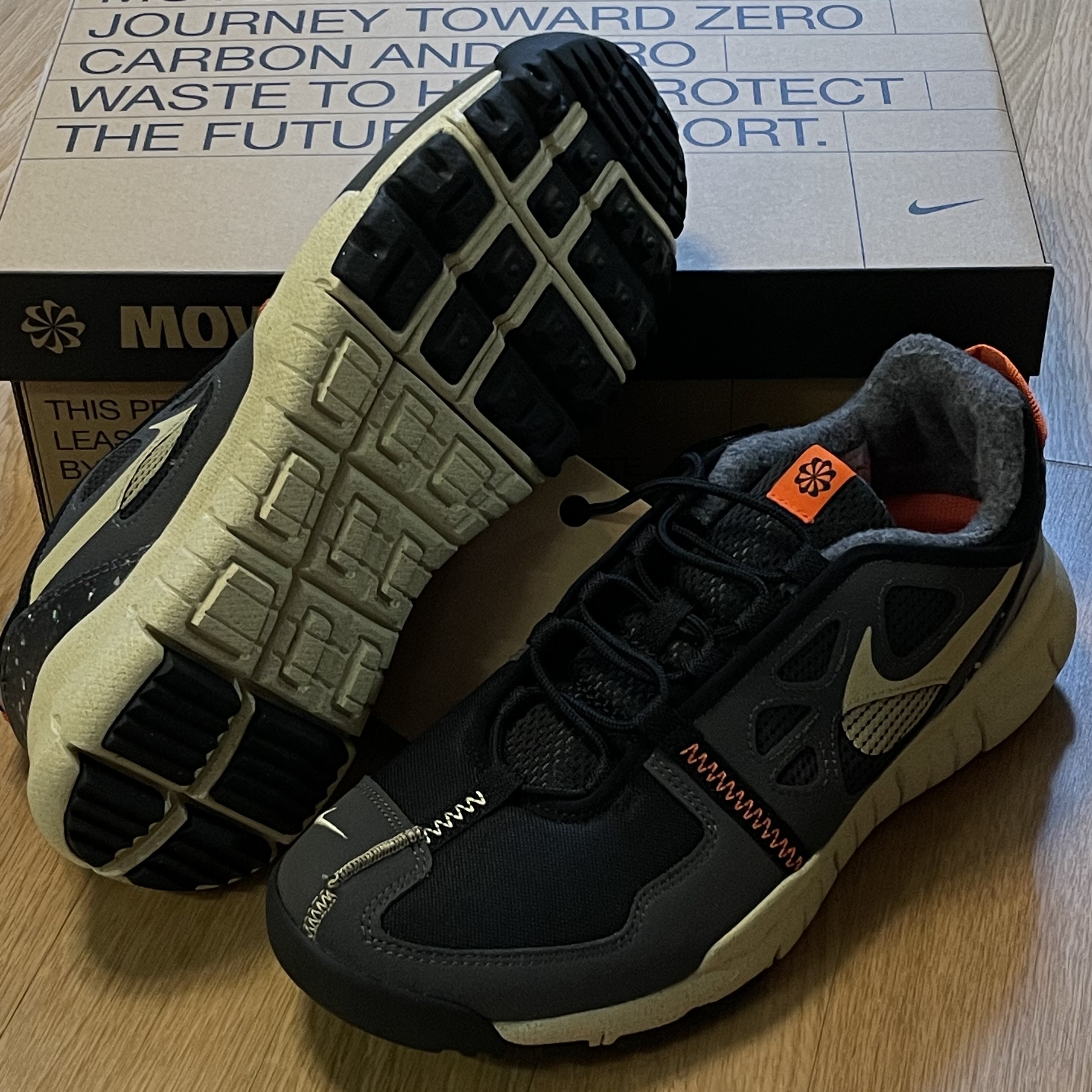 Nike Free Terra Vista Black and Canvas 착용 스타일 - 2