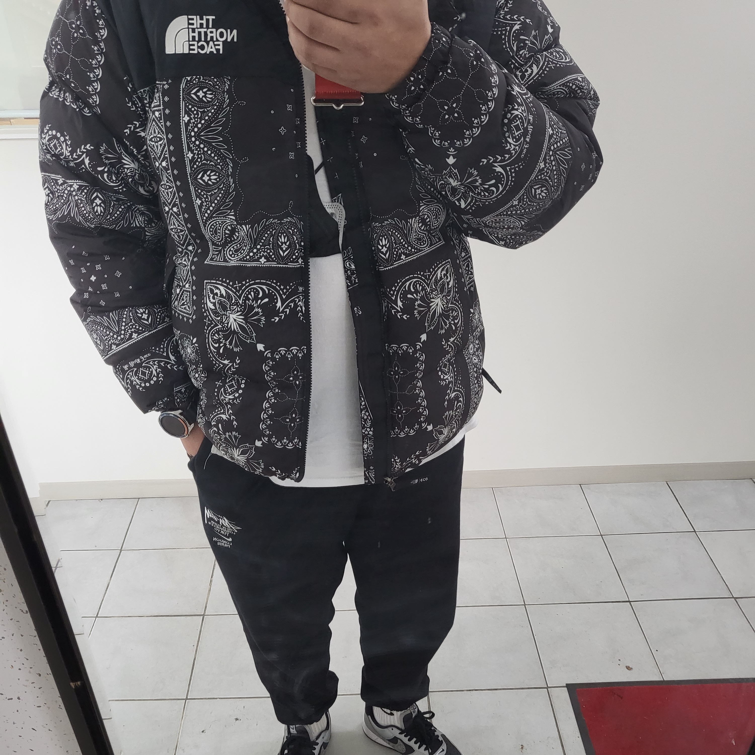 The North Face 1996 Novelty Nuptse Jacket Real Black - 21FW, Nike x Stussy NRG ZR Fleece Pants Black - US/EU 착용 스타일
