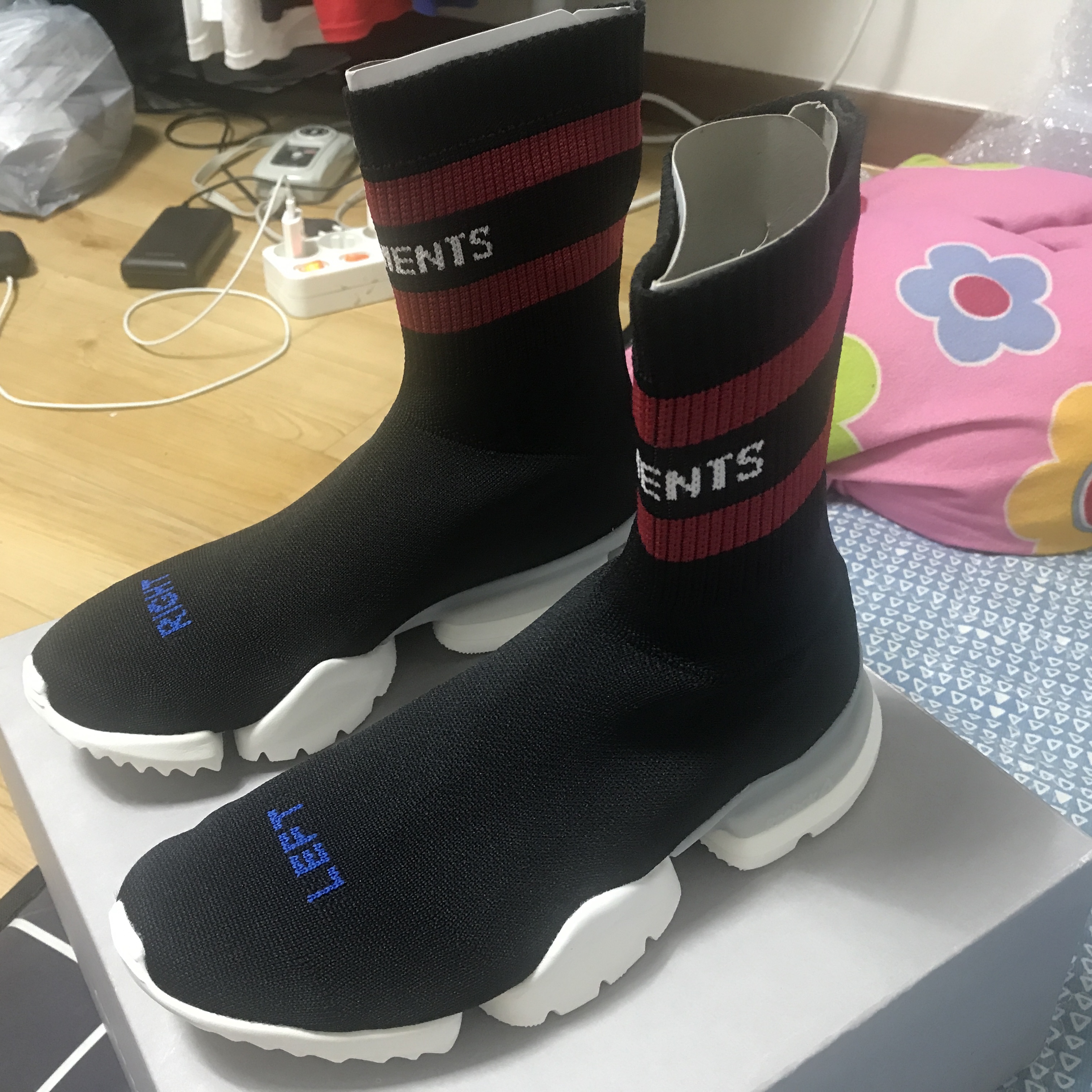 Reebok x Vetements Sock Pump High Top Black 착용 스타일 - 2