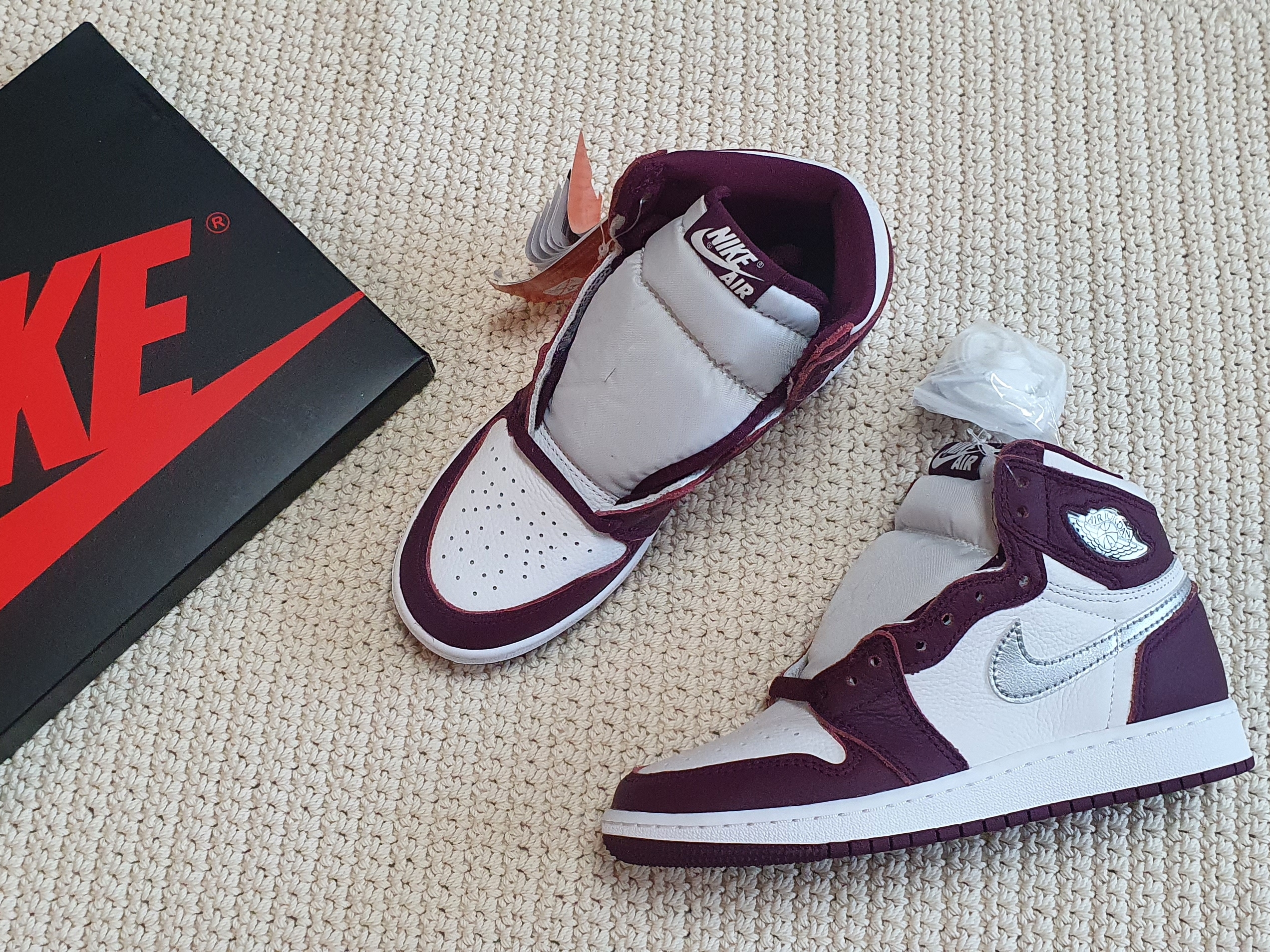 Jordan 1 Retro High OG Bordeaux, (GS) Jordan 1 Retro High OG Bordeaux 착용 스타일