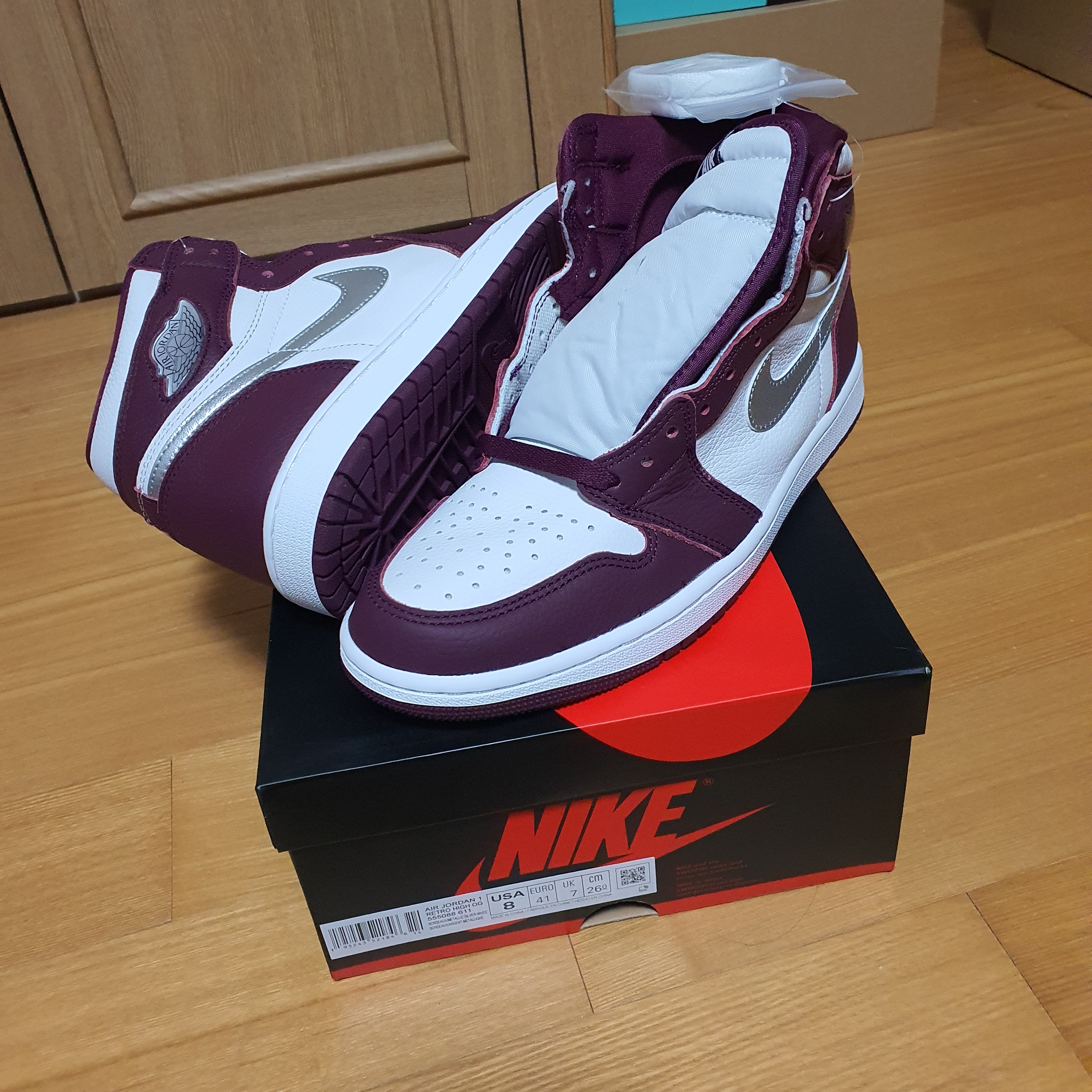 Jordan 1 Retro High OG Bordeaux 착용 스타일 - 2