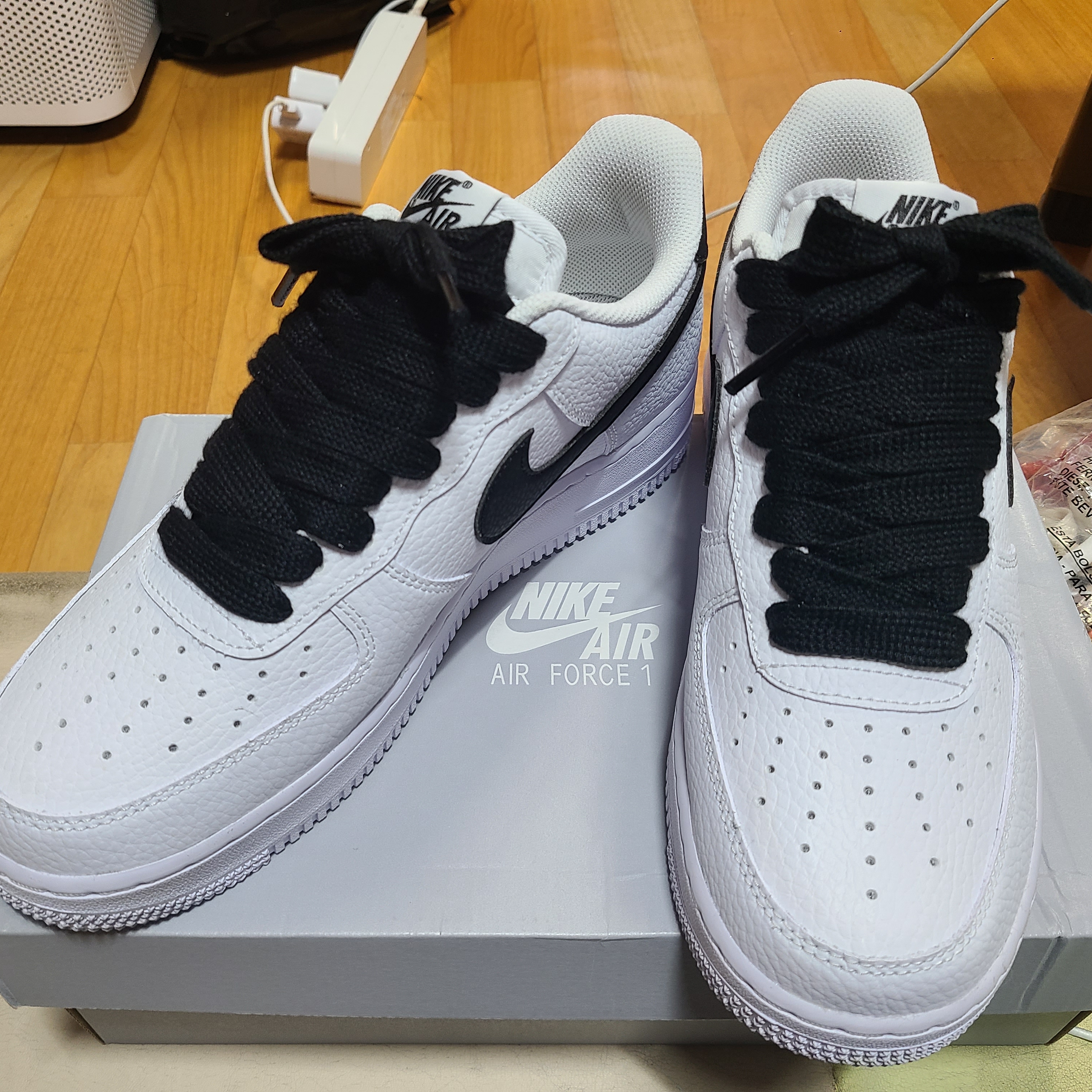 Nike Air Force 1 '07 White Black 착용 스타일
