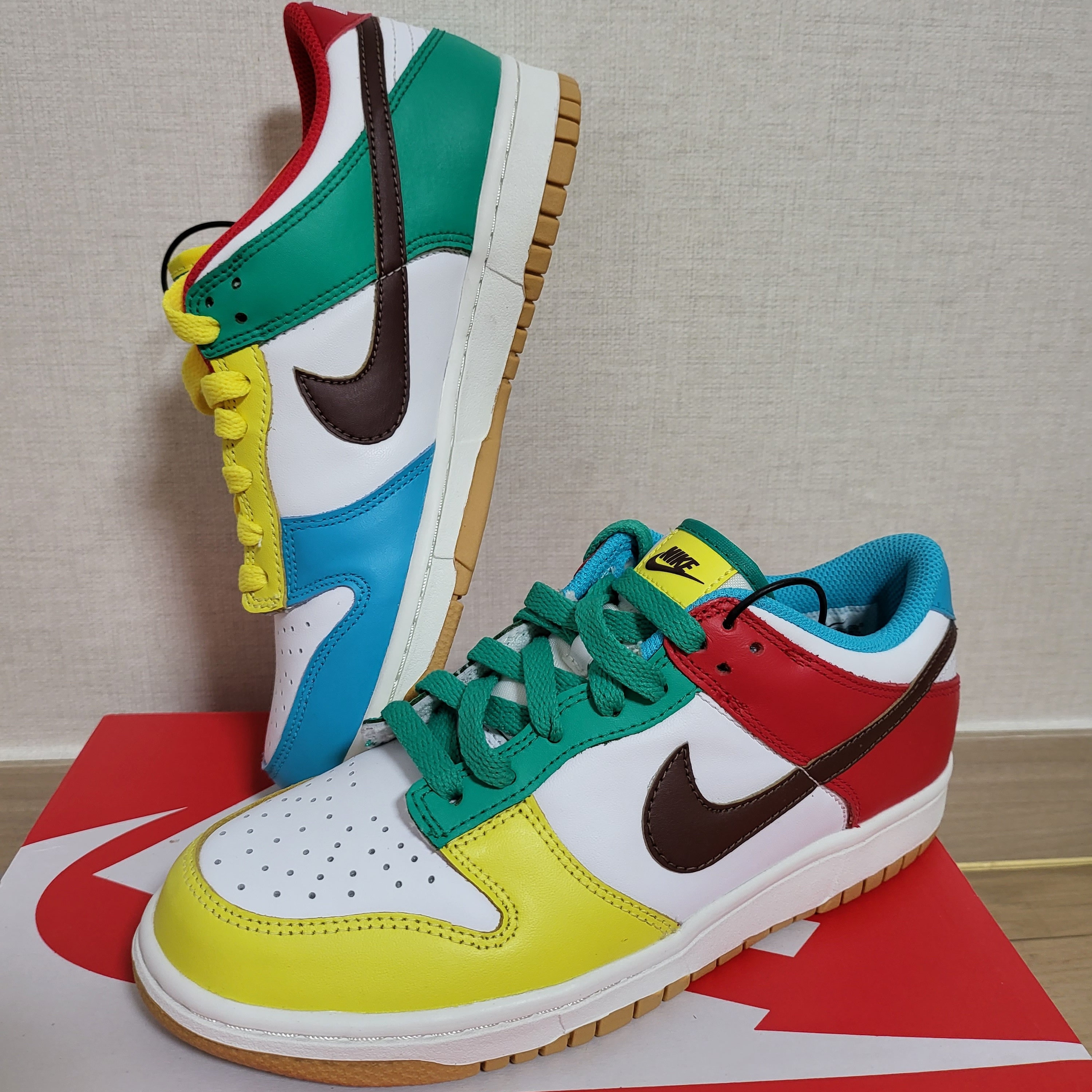Nike Dunk Low SE Free.99 White 착용 스타일 - 2