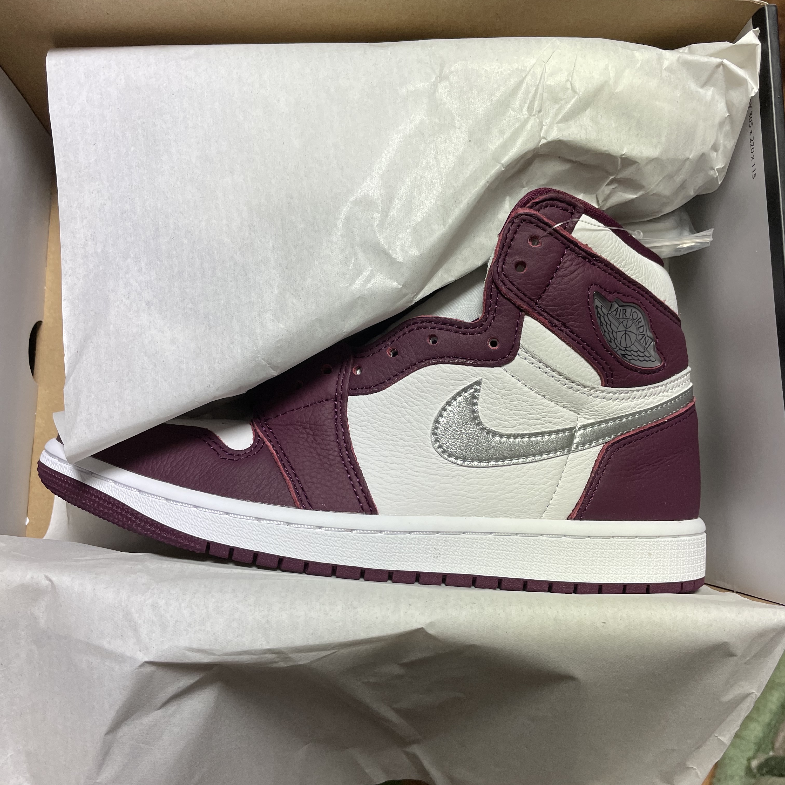 Jordan 1 Retro High OG Bordeaux 착용 스타일