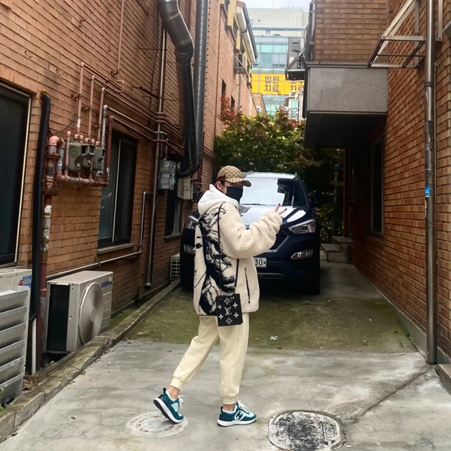 Stussy Venus Jacquard Sherpa Jacket Natural 착용 스타일 - 2