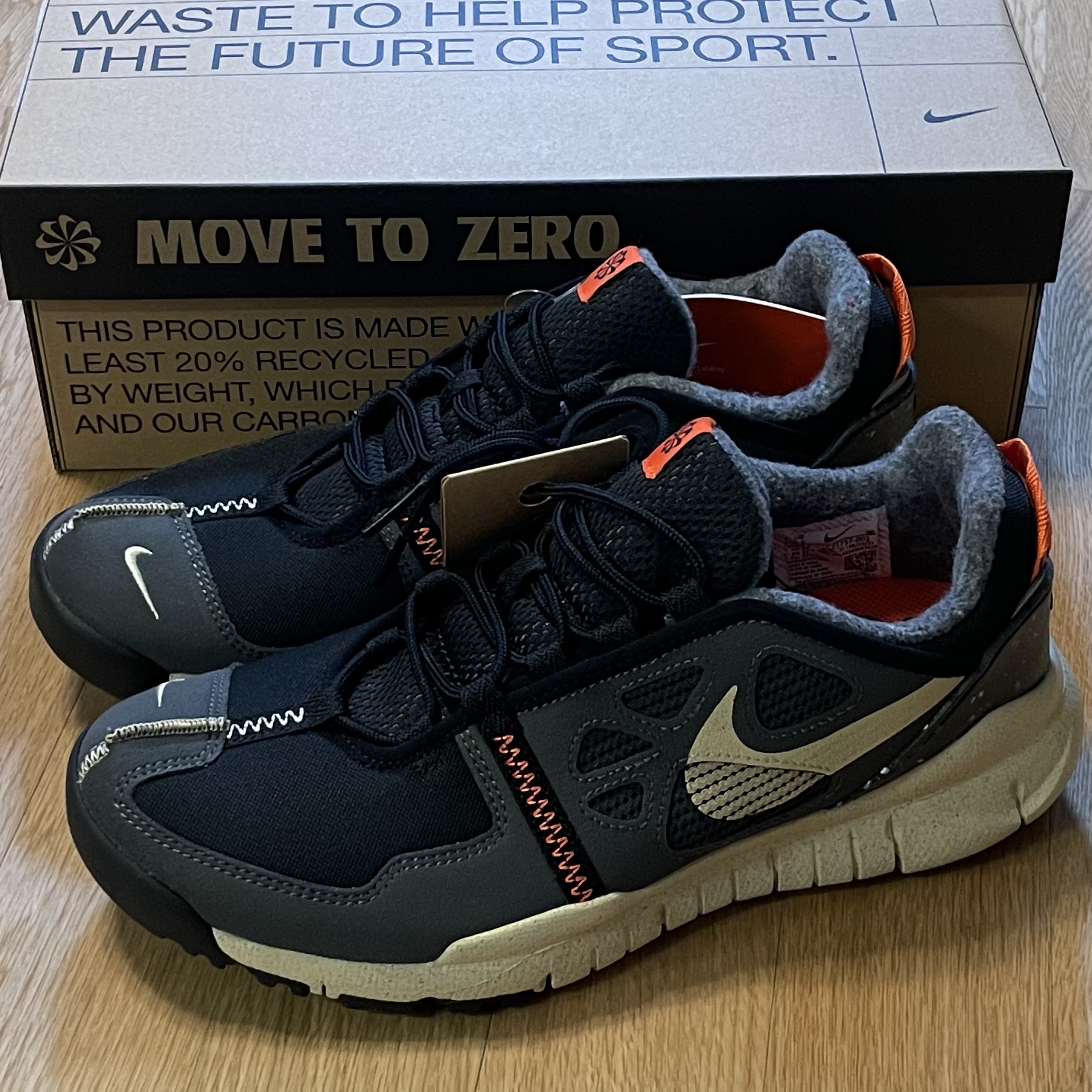 Nike Free Terra Vista Black and Canvas 착용 스타일 - 1
