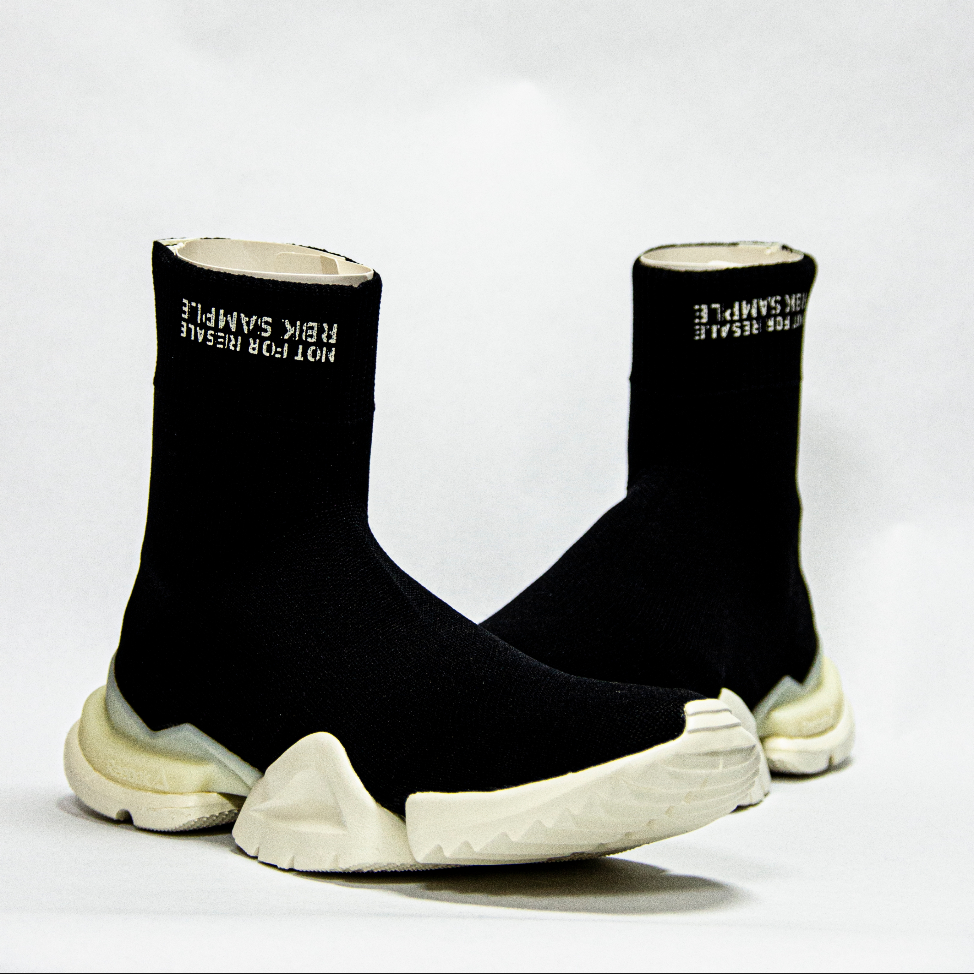 Reebok Sock Run R Print Black 착용 스타일 - 1