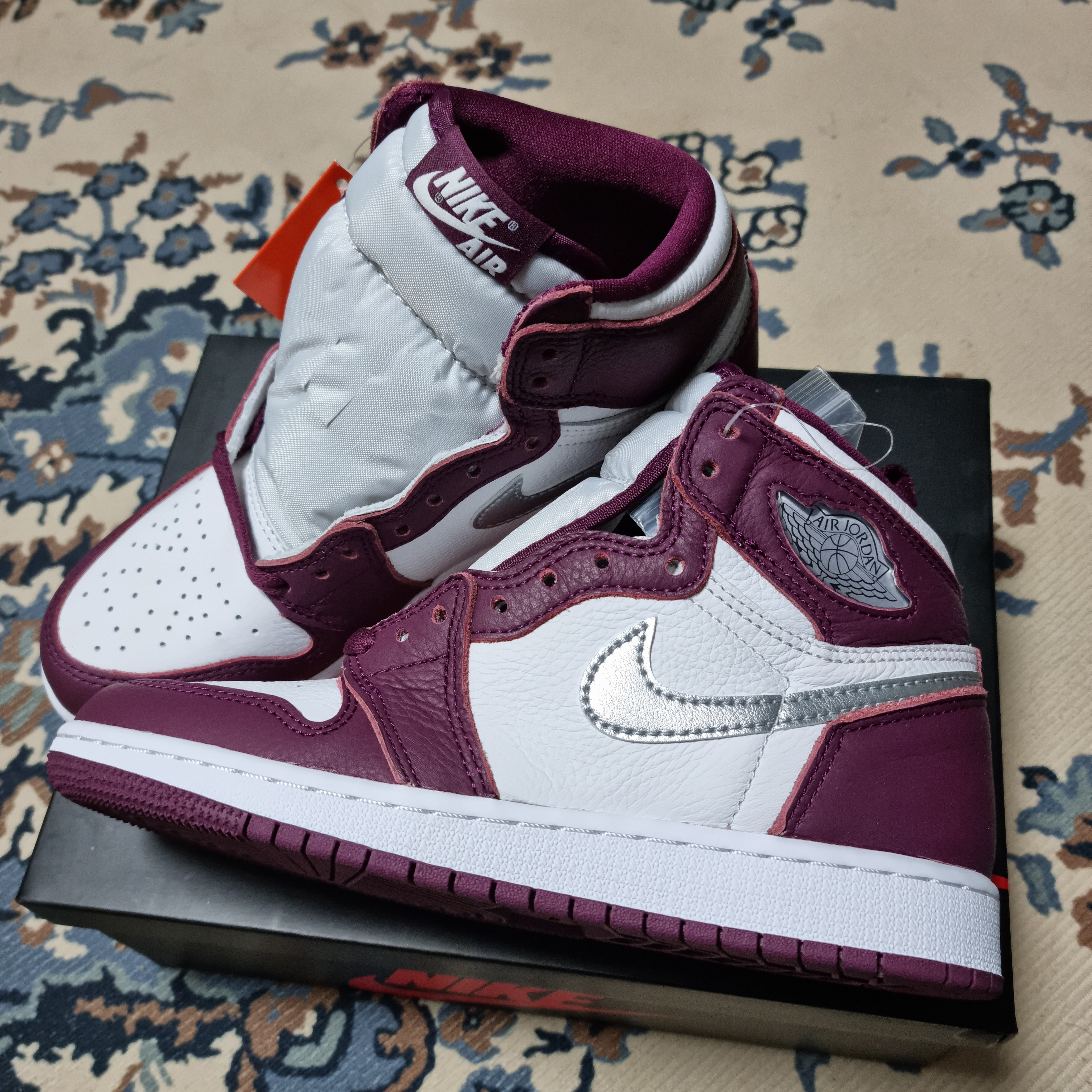 (GS) Jordan 1 Retro High OG Bordeaux 착용 스타일