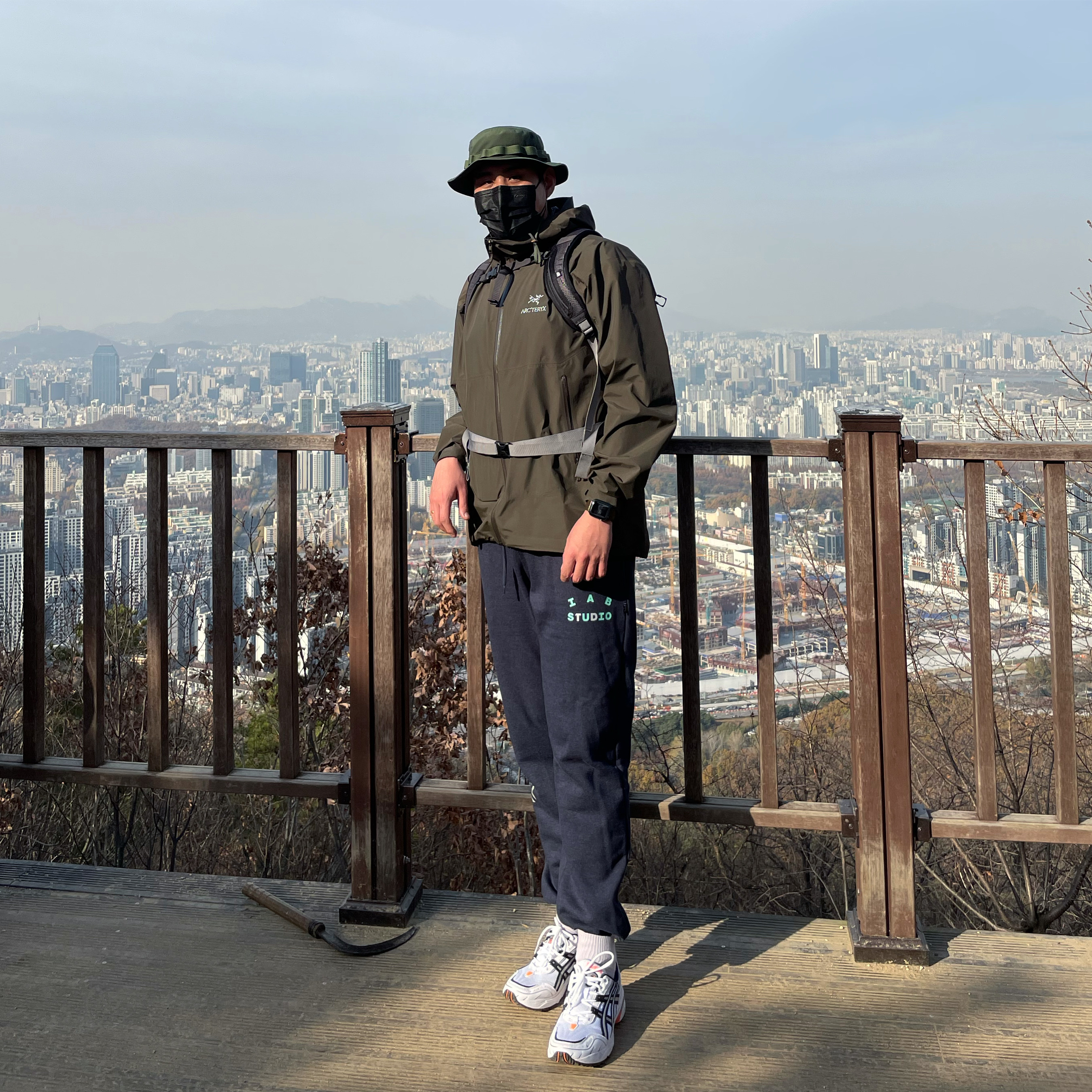 IAB Studio x League of Legends Sweatpants Navy, Asics Gel-1090 White Midnight 착용 스타일