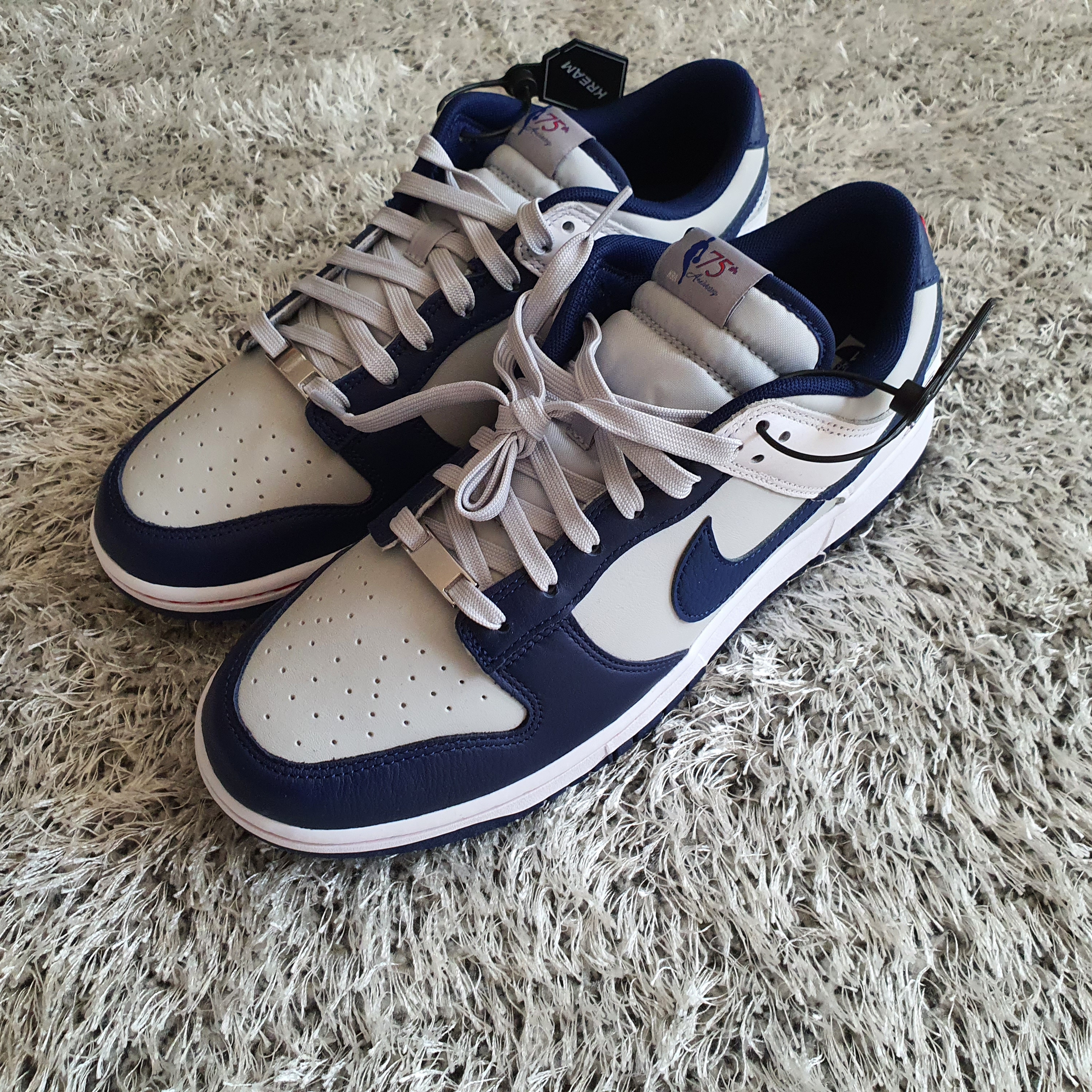 Nike x NBA Dunk Low Retro EMB Nets 착용 스타일 - 3