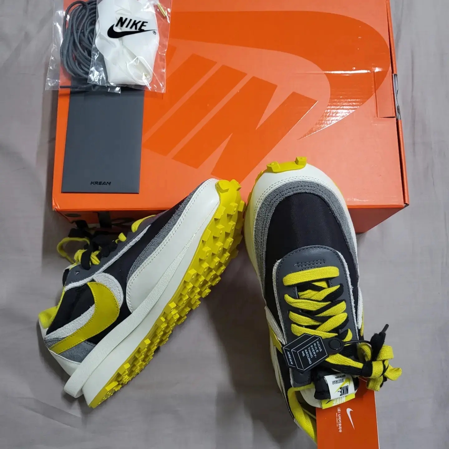 Nike x Sacai x Undercover LDWaffle Black Bright Citron 착용 스타일 - 2