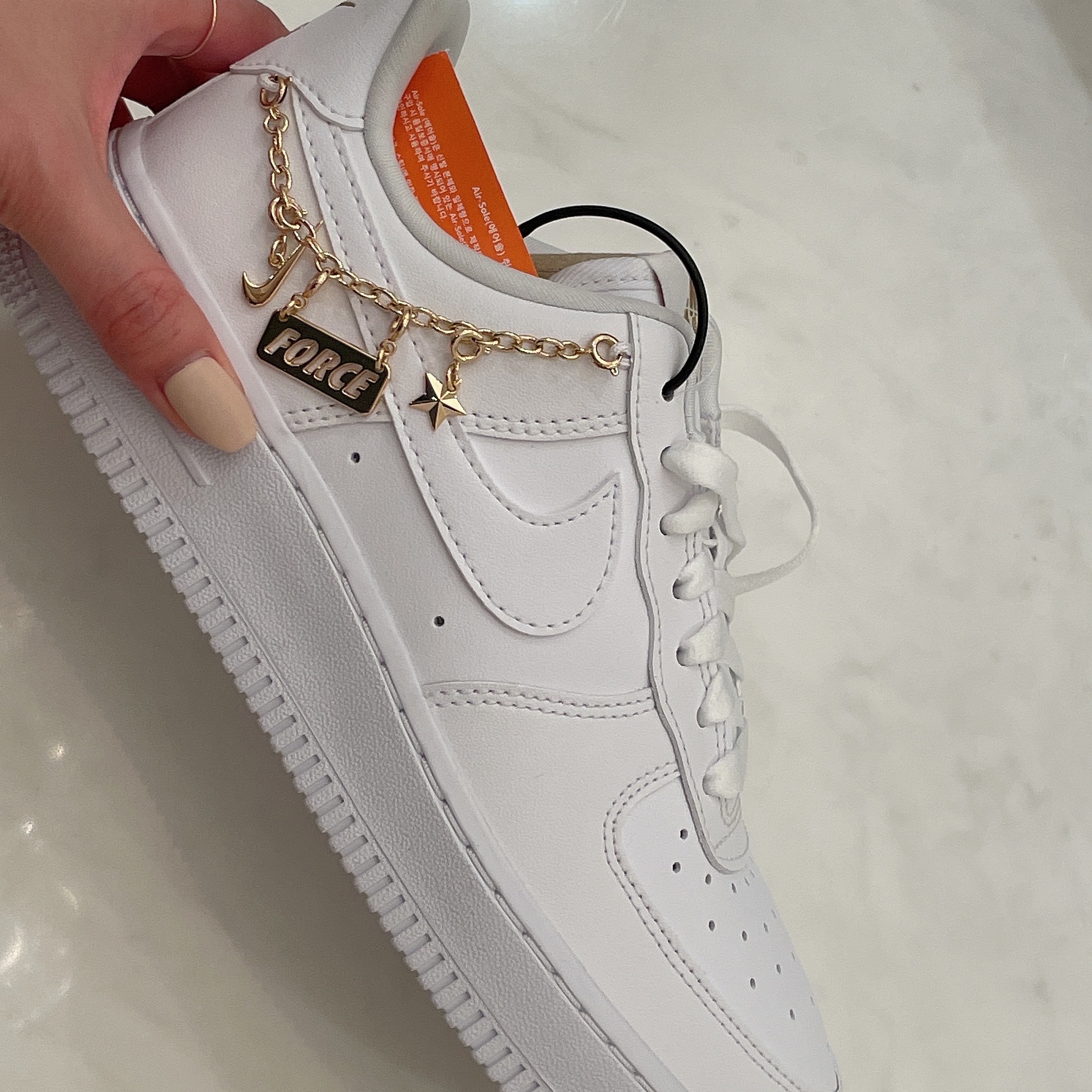 (W) Nike Air Force 1 '07 LX White Pendant 착용 스타일