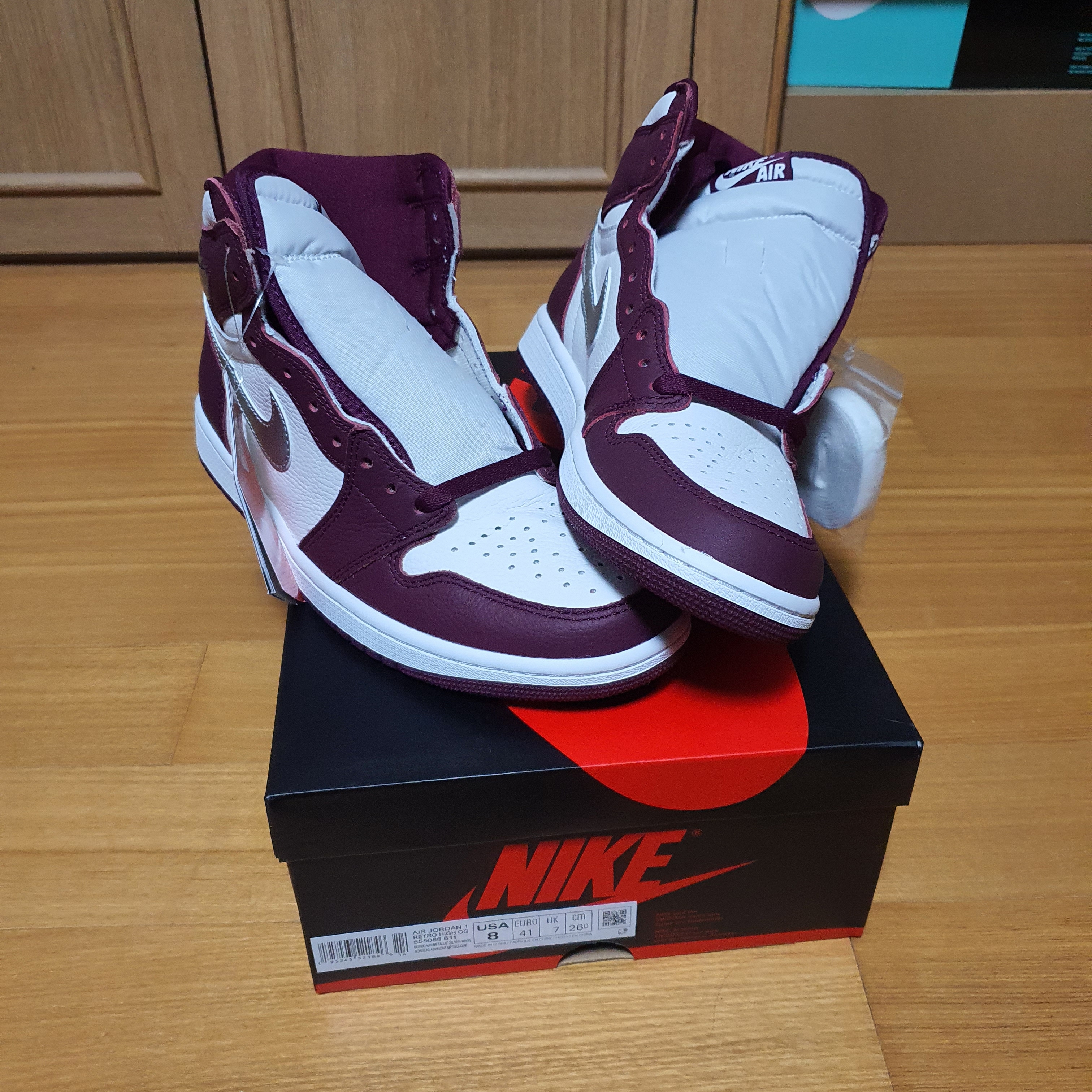 Jordan 1 Retro High OG Bordeaux 착용 스타일 - 4
