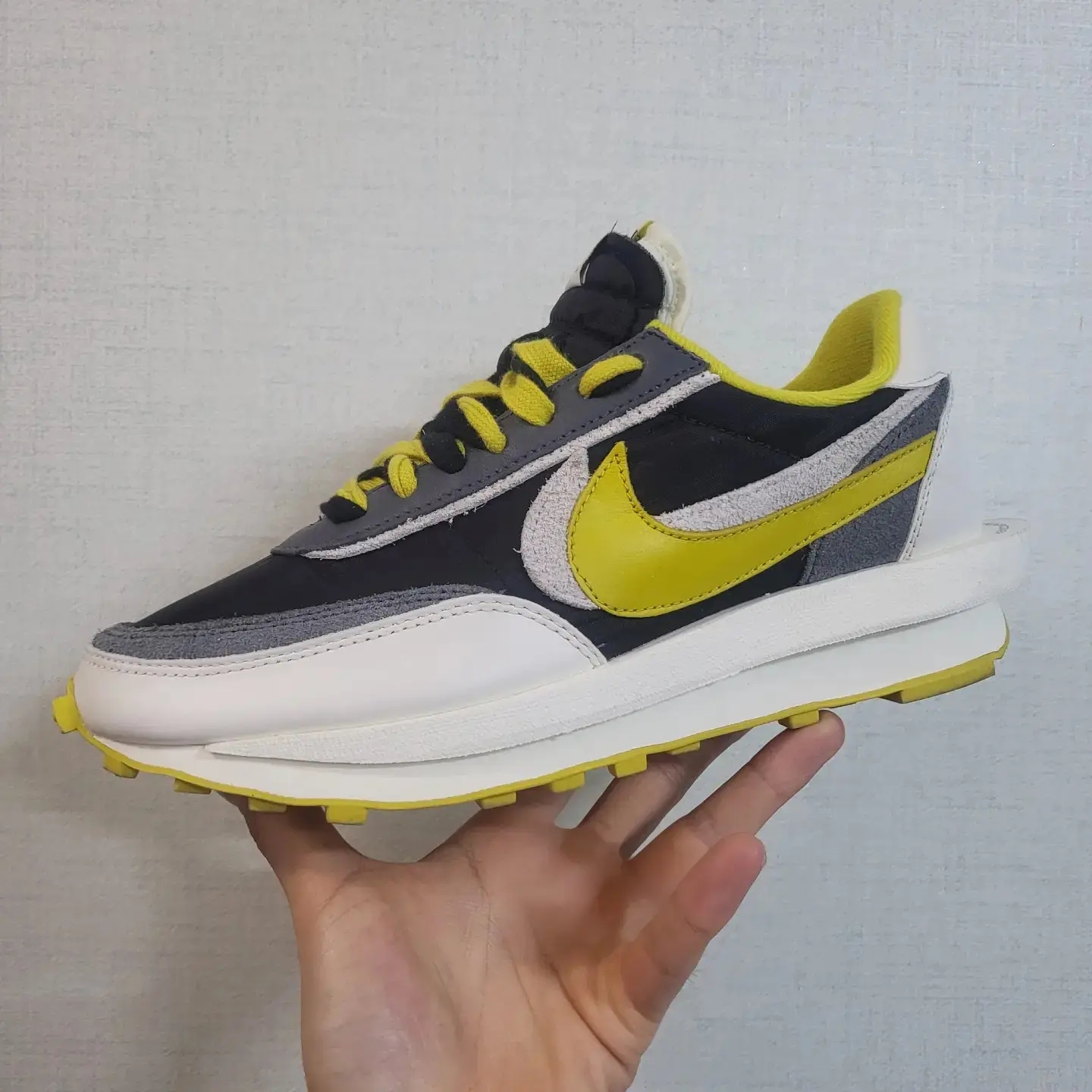 Nike x Sacai x Undercover LDWaffle Black Bright Citron 착용 스타일 - 1