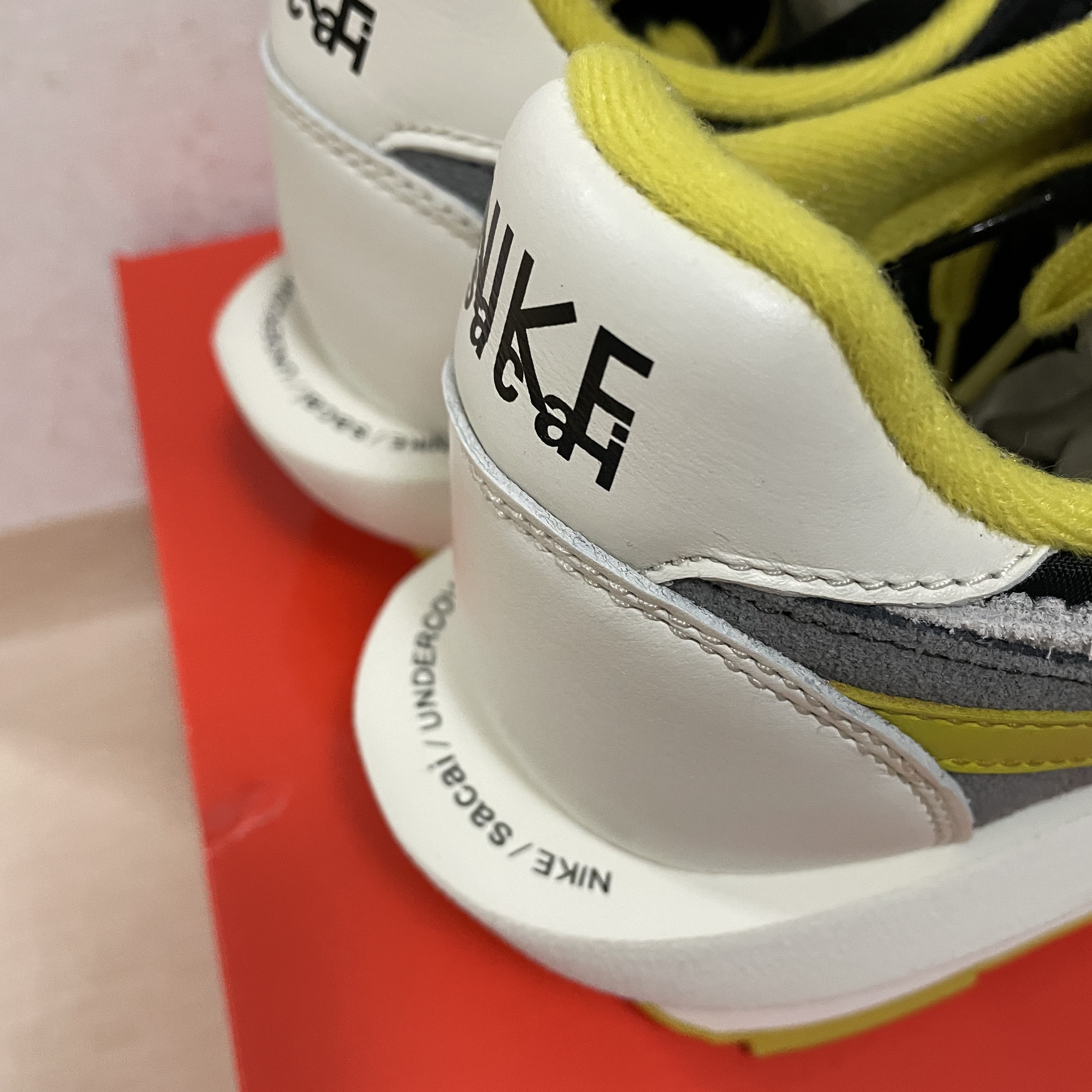 Nike x Sacai x Undercover LDWaffle Black Bright Citron 착용 스타일 - 2