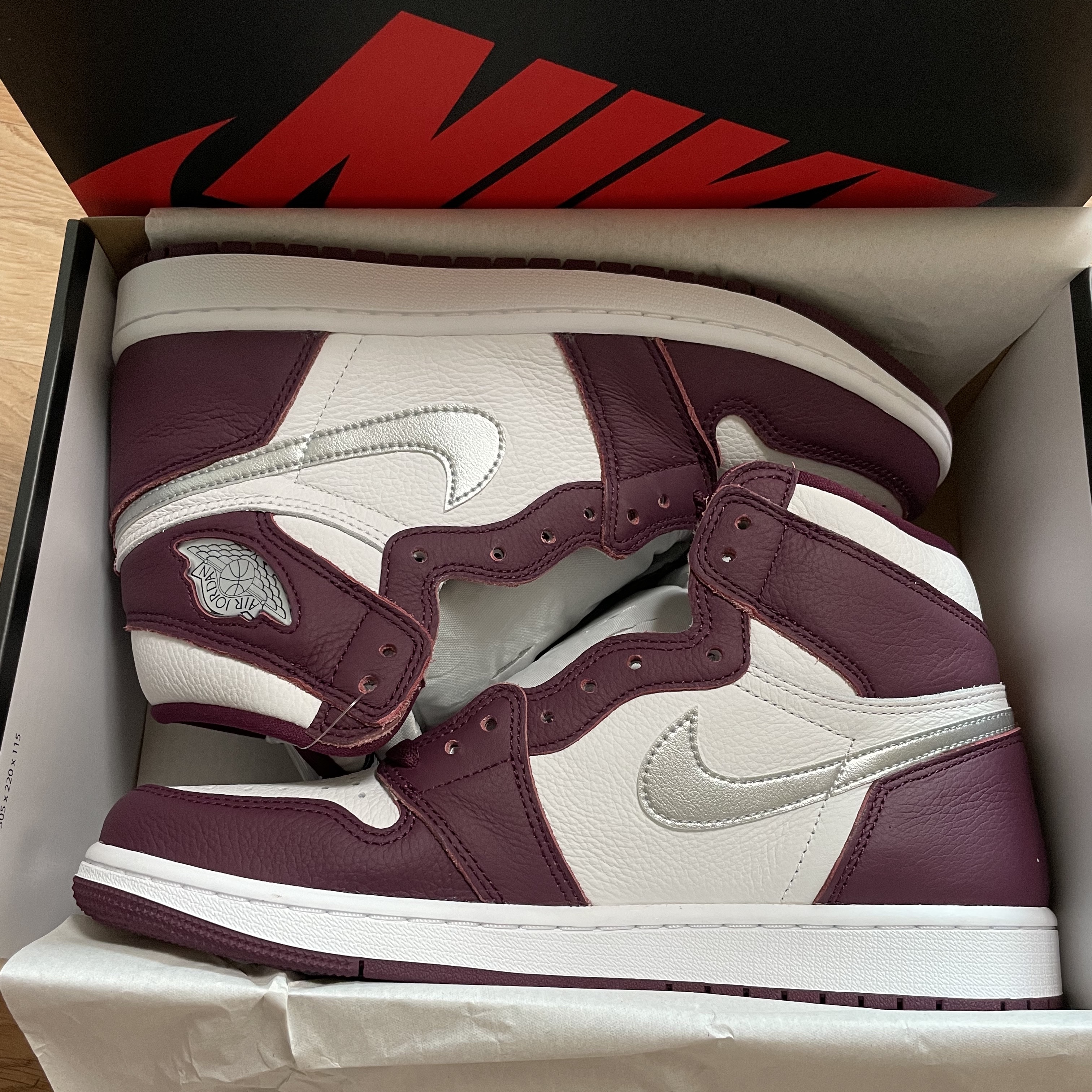Jordan 1 Retro High OG Bordeaux 착용 스타일
