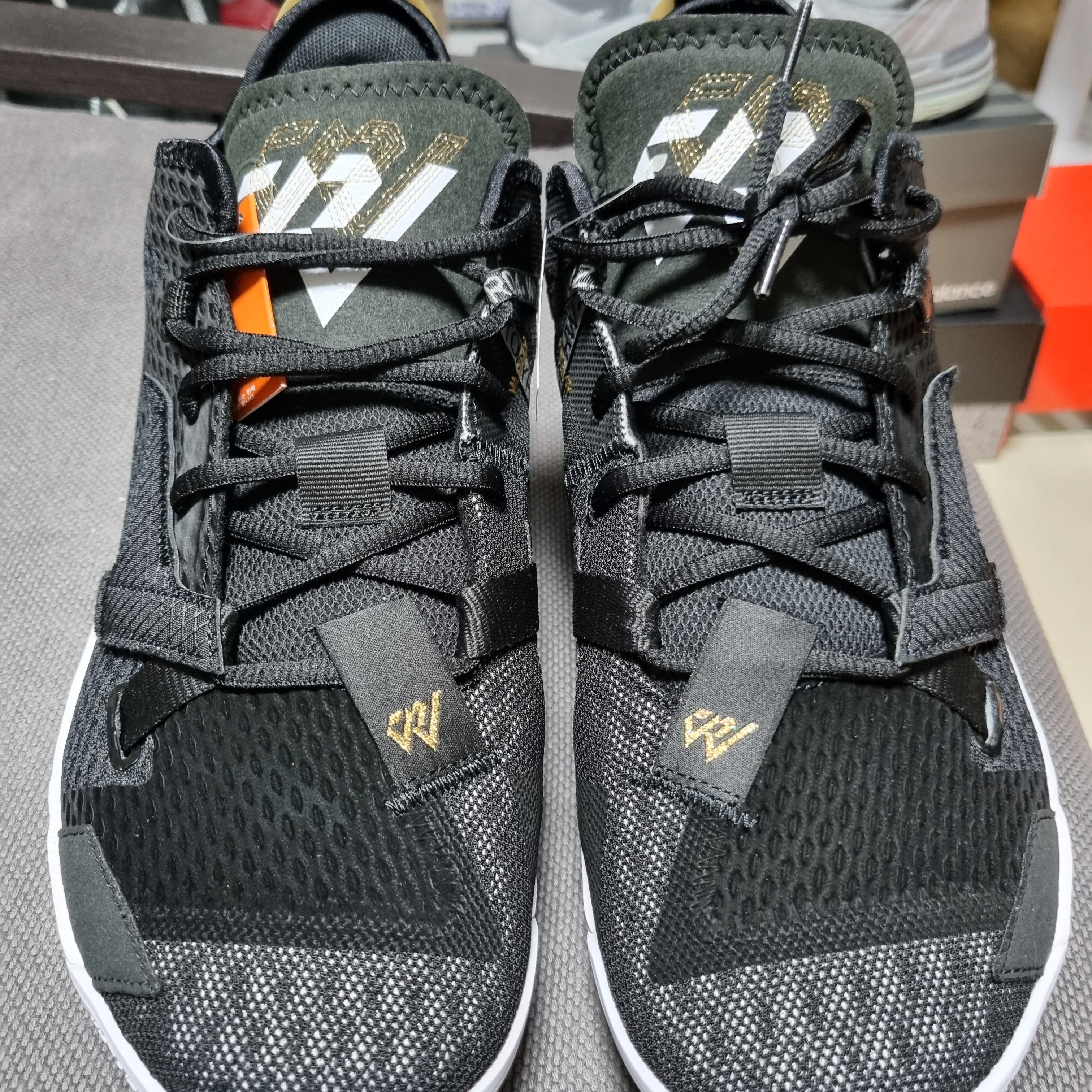 Jordan Why Not ZER0.4 PF Metallic Gold 착용 스타일 - 5