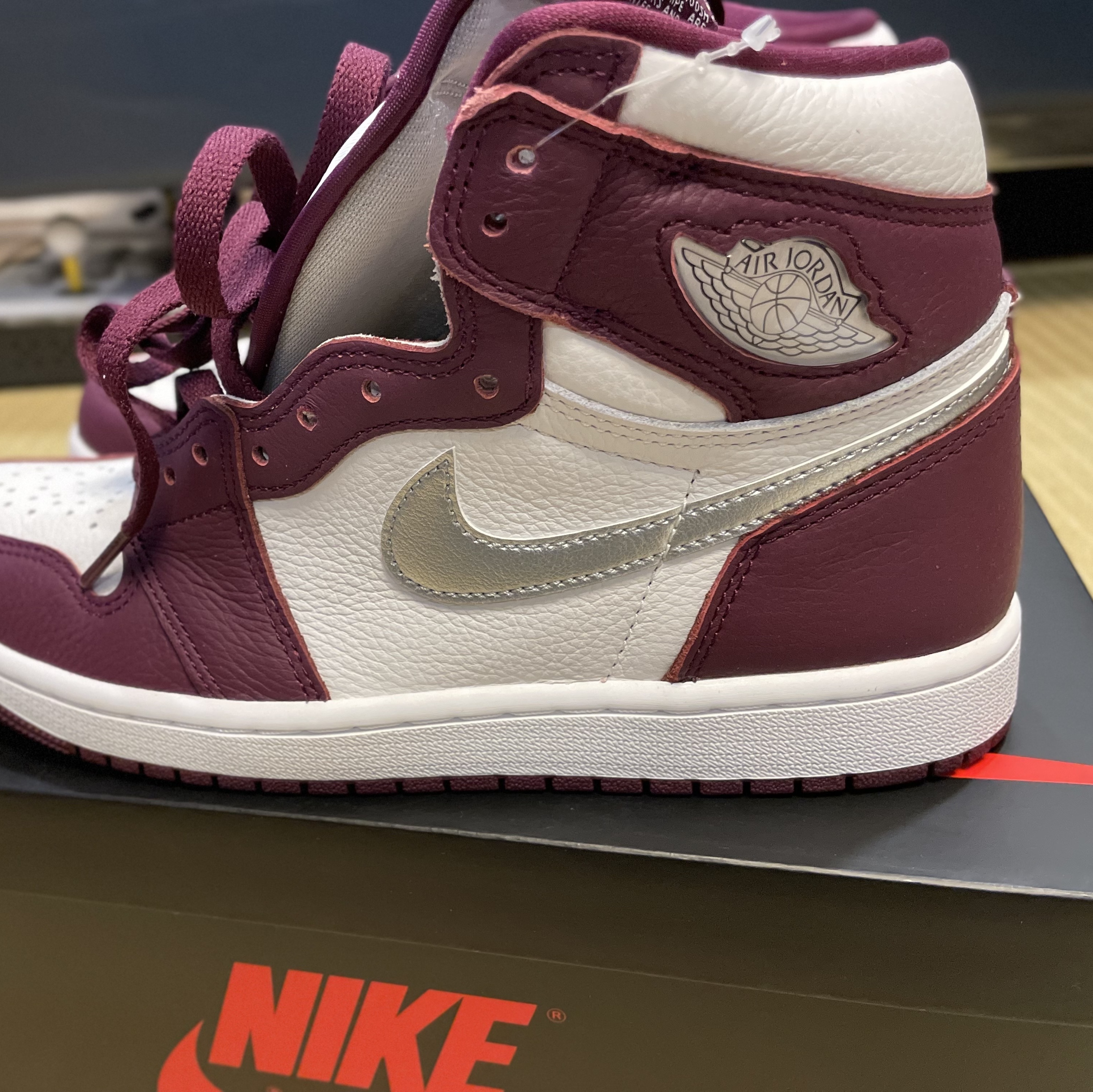 Jordan 1 Retro High OG Bordeaux 착용 스타일