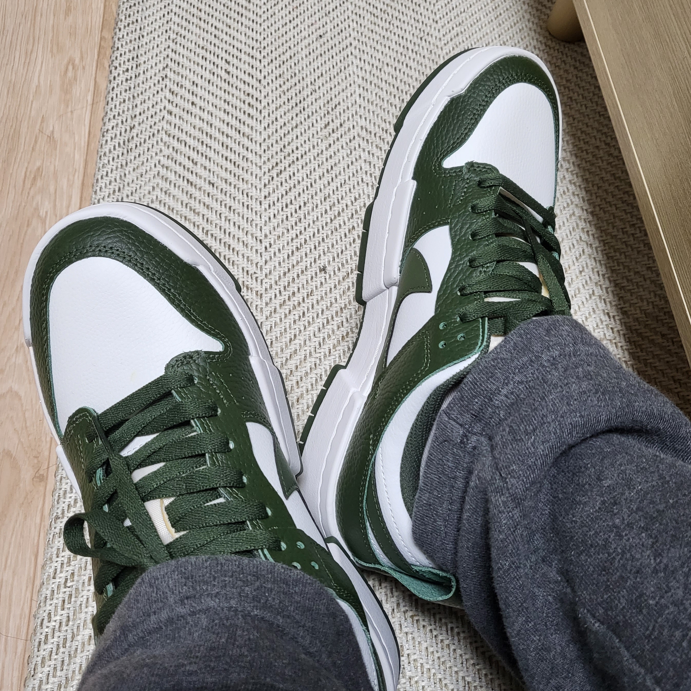 (W) Nike Dunk Low Disrupt Carbon Green 착용 스타일 - 2