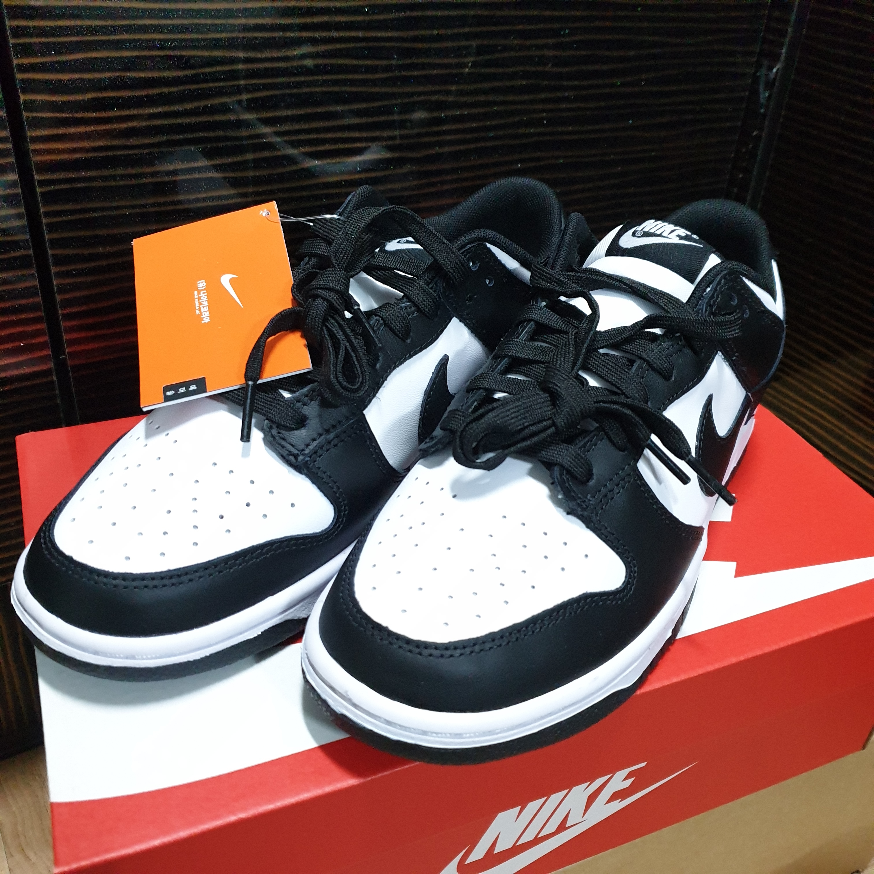 Nike Dunk Low Retro Black 착용 스타일