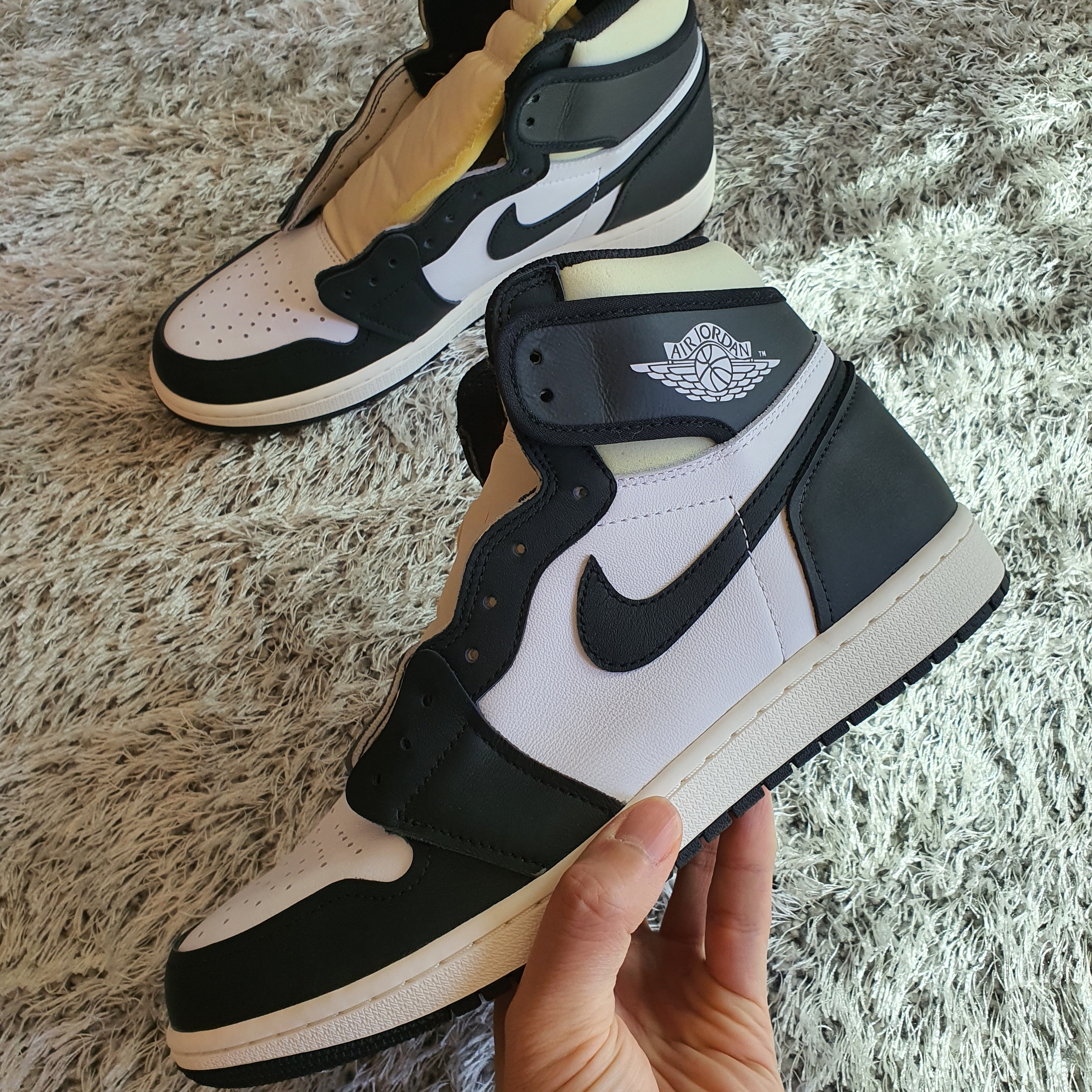 Jordan 1 Retro High OG Volt Gold 착용 스타일 - 4