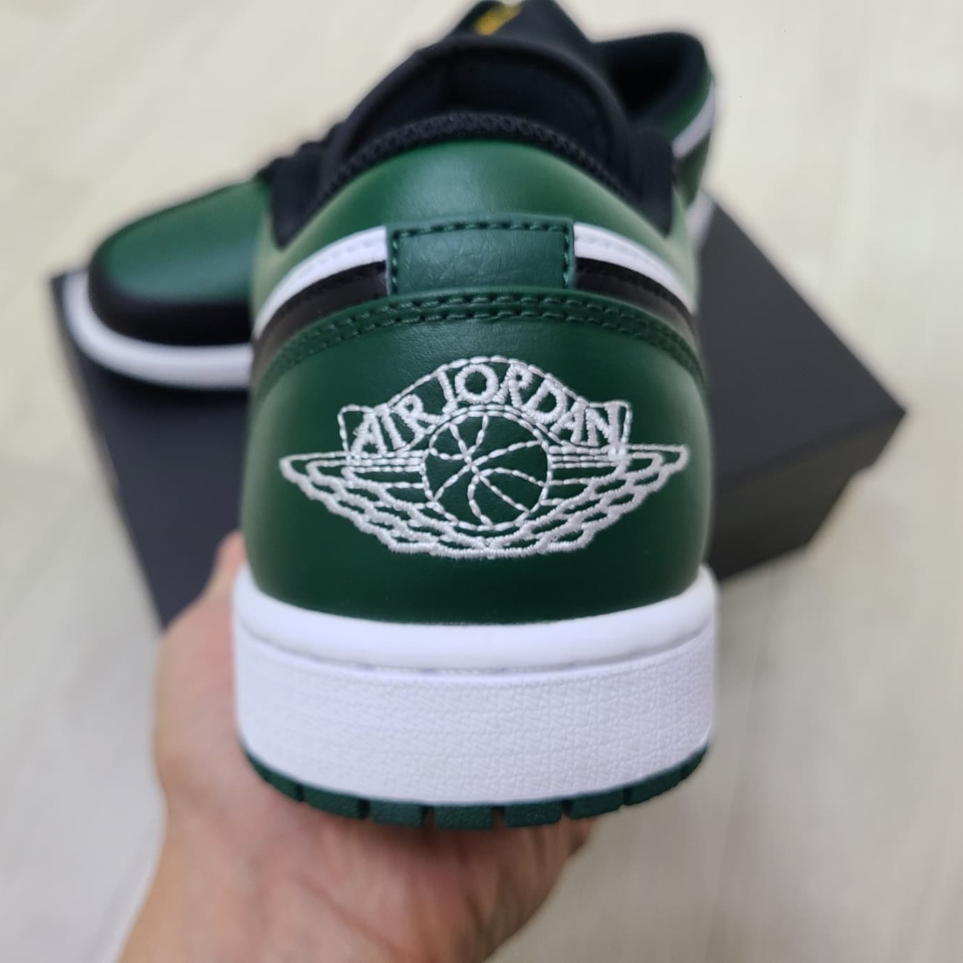 Jordan 1 Low Green Toe 착용 스타일 - 3