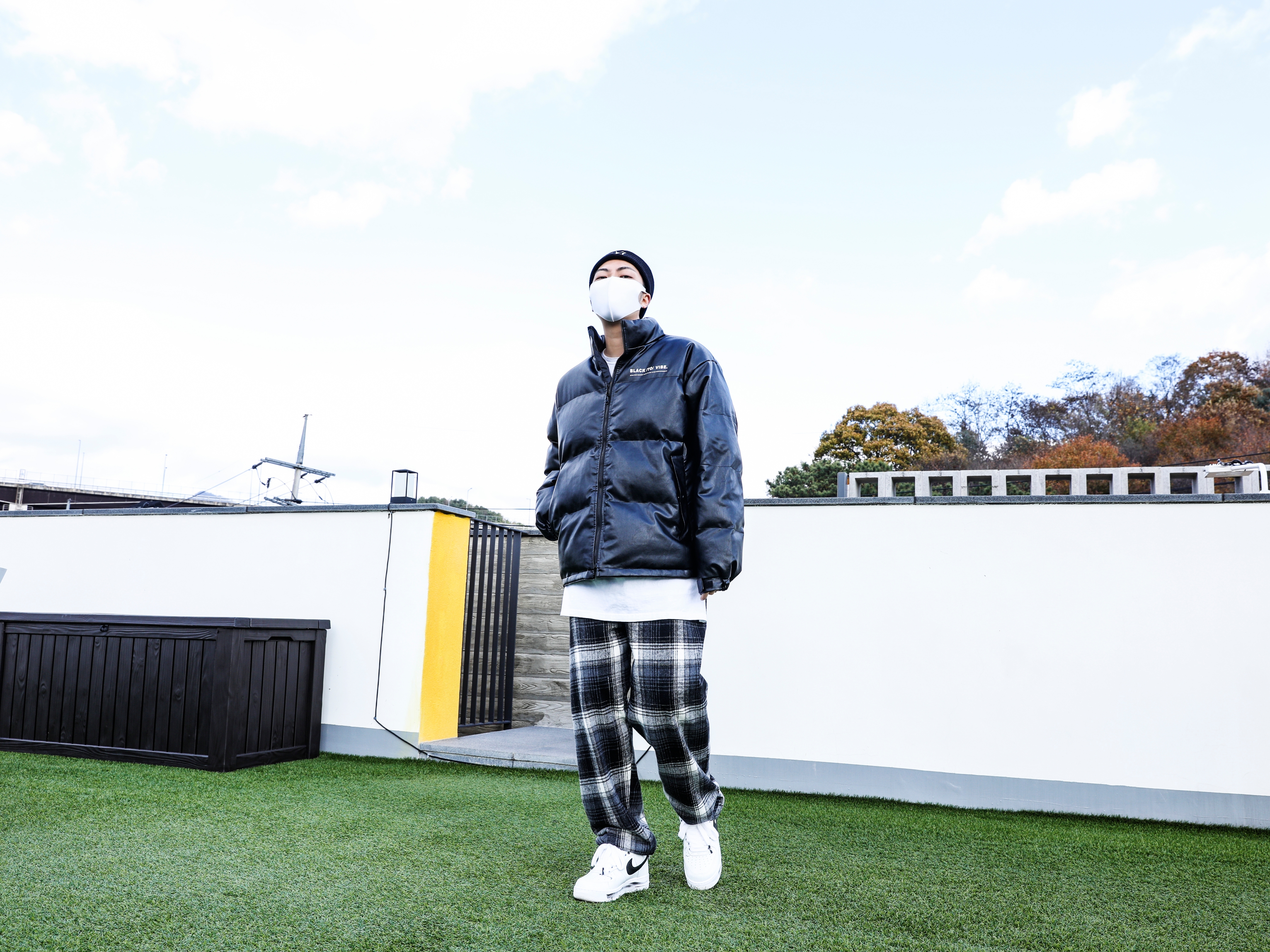 Nike x Peaceminusone Air Force 1 Low Para-Noise 2.0 착용 스타일 - 3