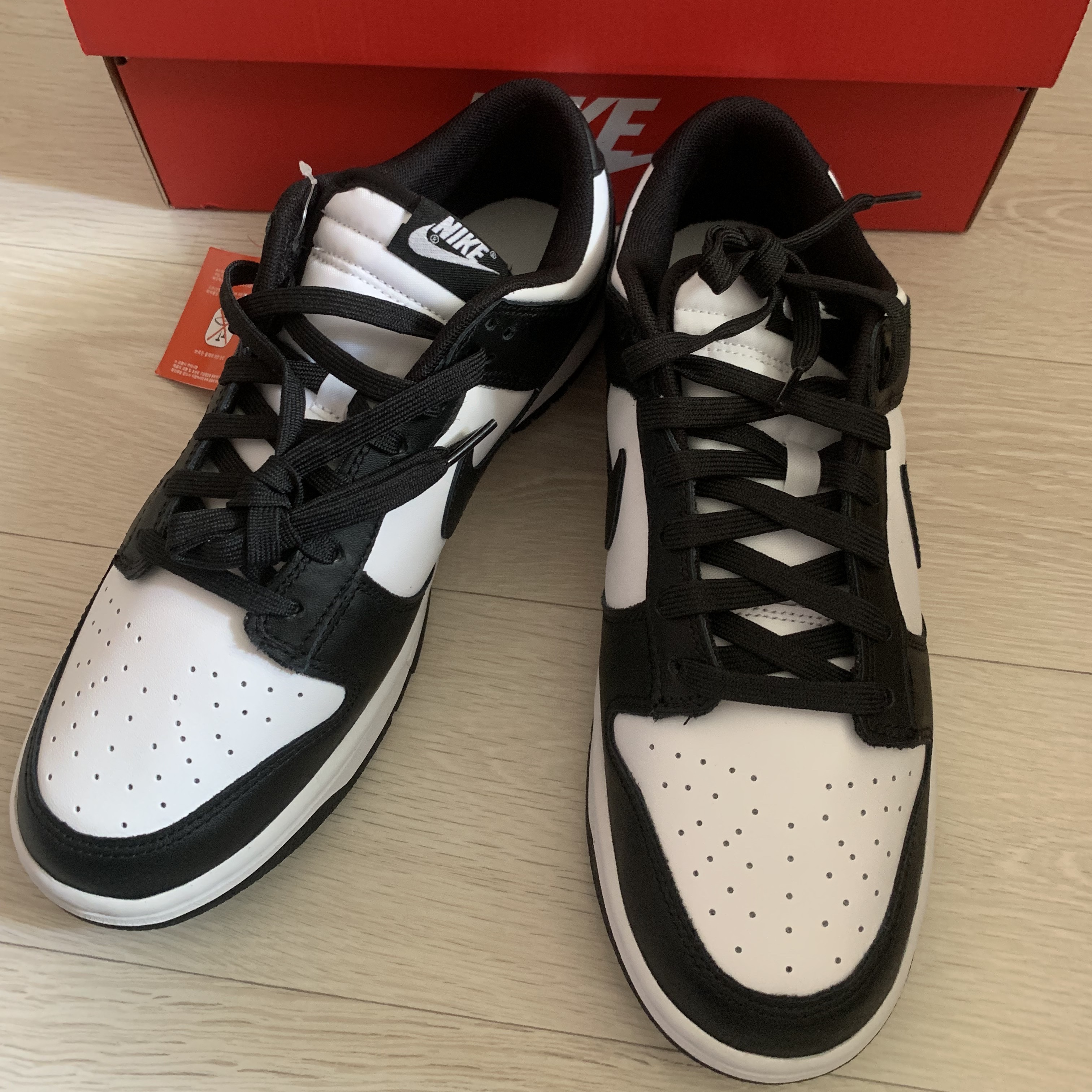 Nike Dunk Low Retro Black 착용 스타일 - 2