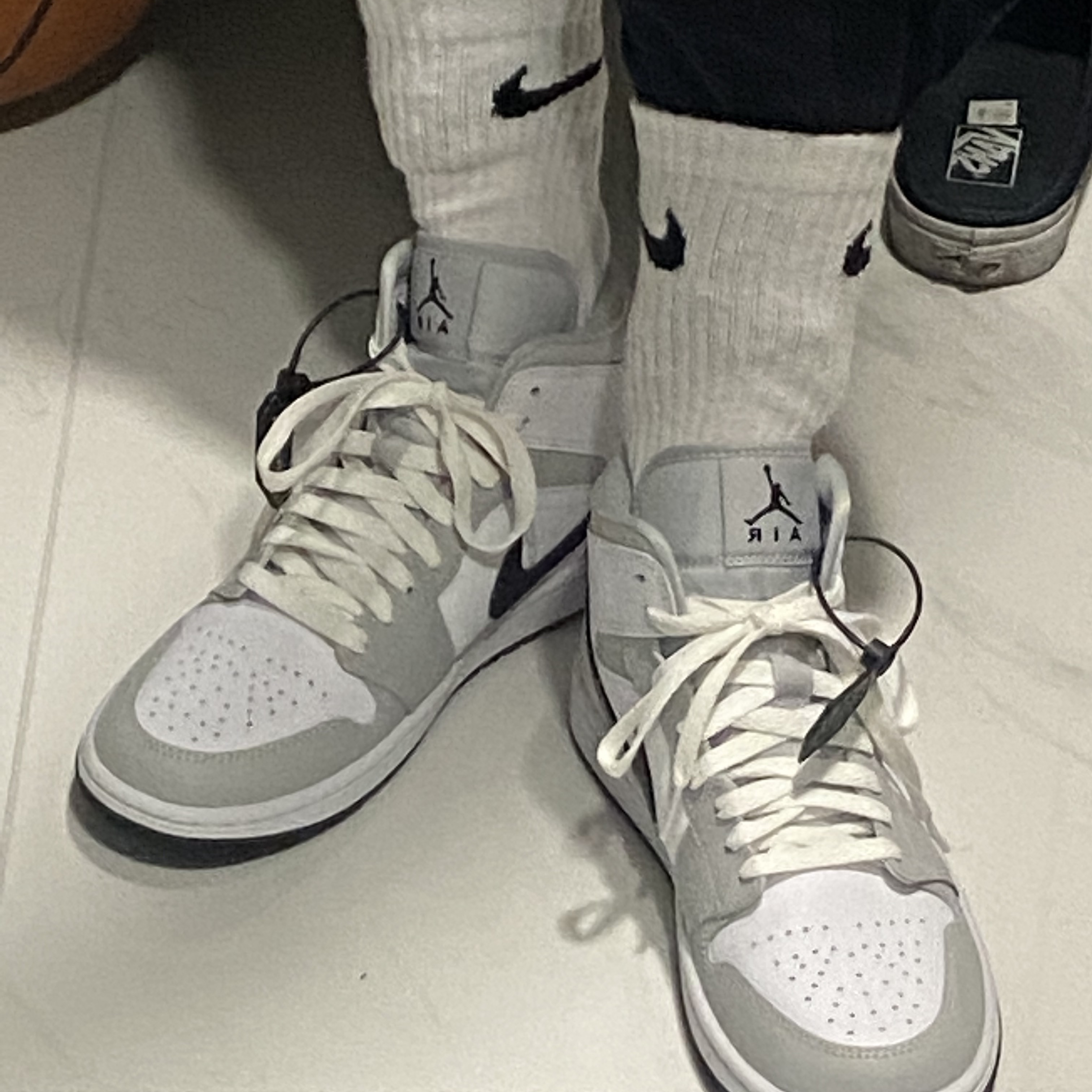 (W) Jordan 1 Mid Grey Fog 착용 스타일