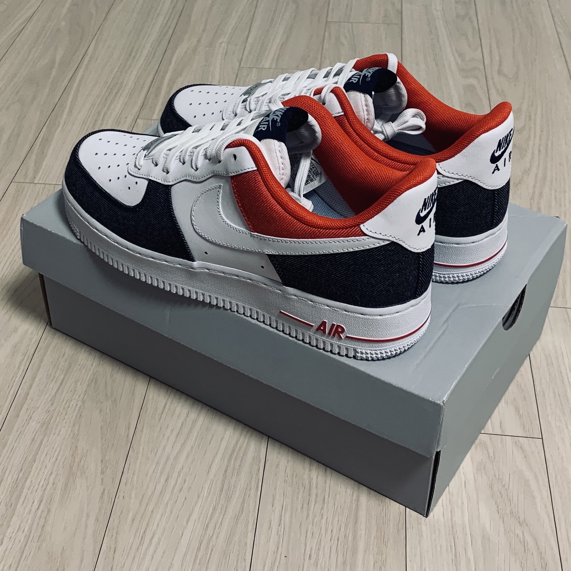 Nike Air Force 1 '07 LX White Midnight Navy 착용 스타일 - 2