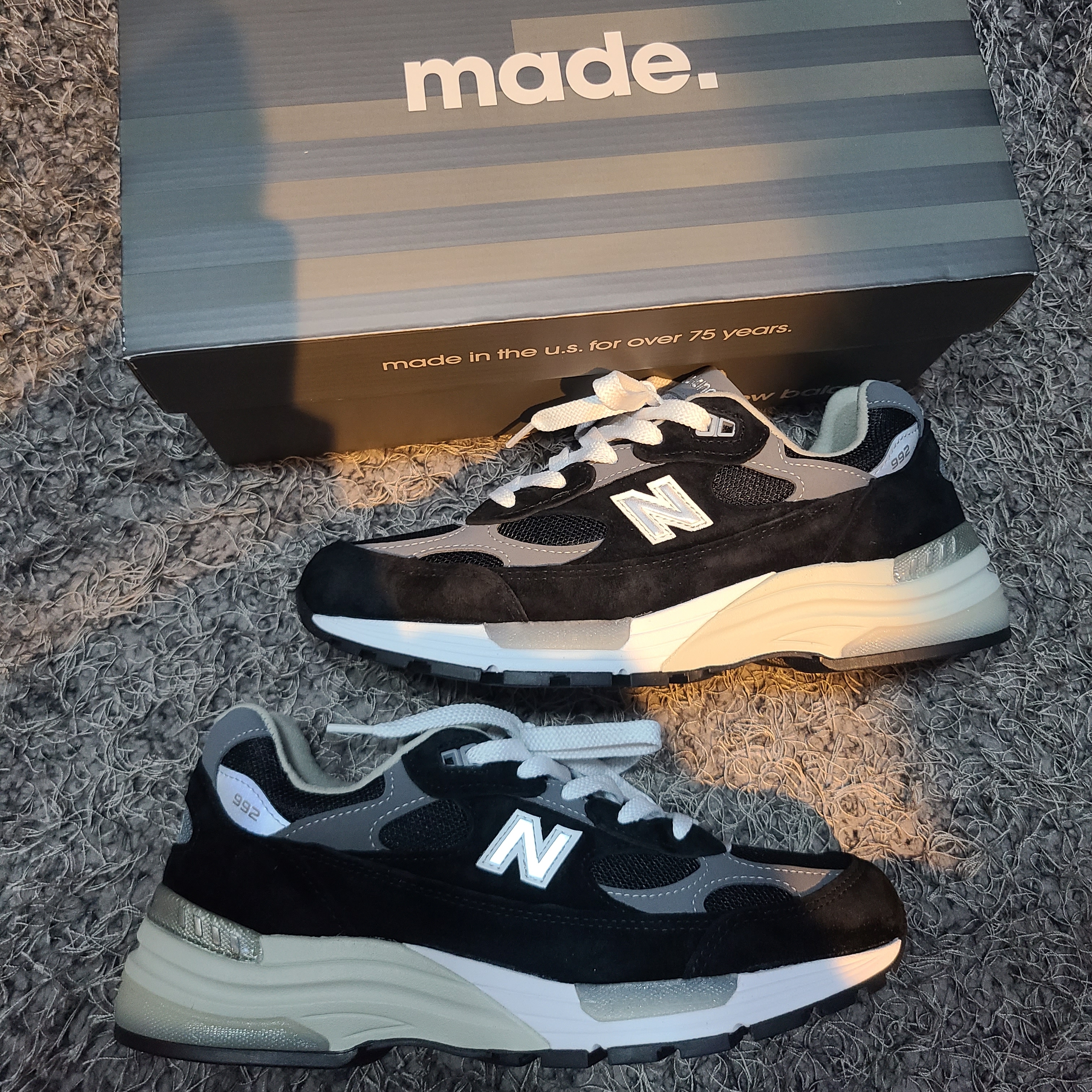 New Balance 992 Made in USA Black Grey 착용 스타일