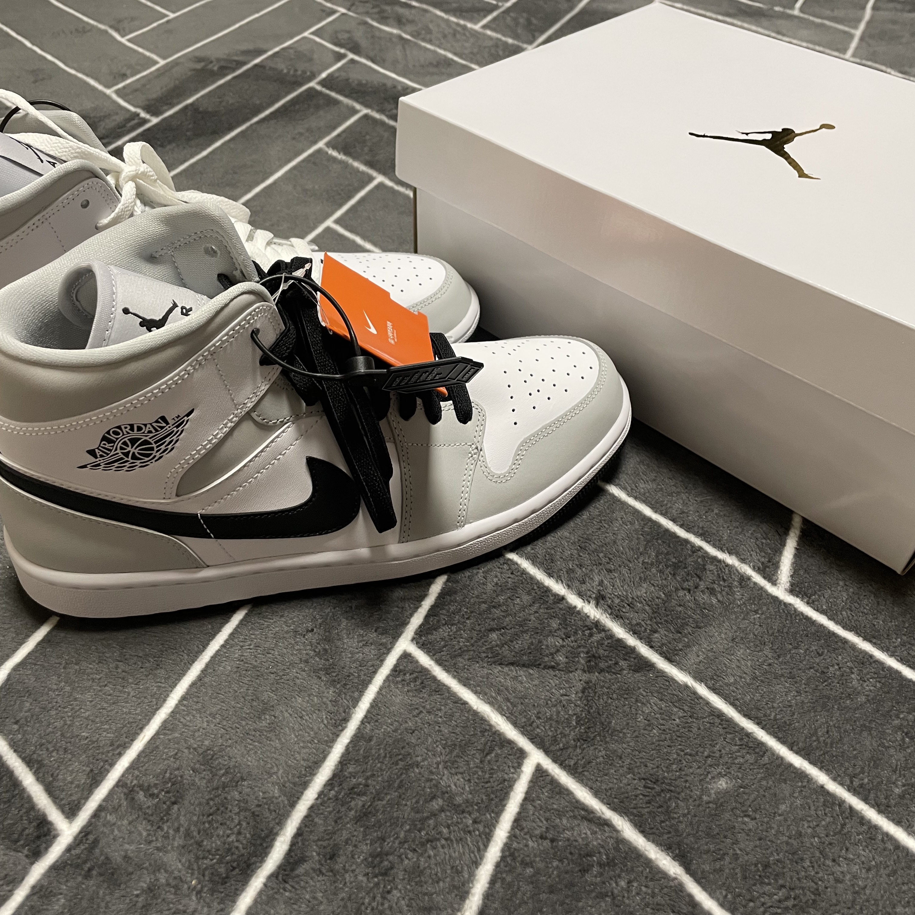 (W) Jordan 1 Mid Grey Fog 착용 스타일 - 3