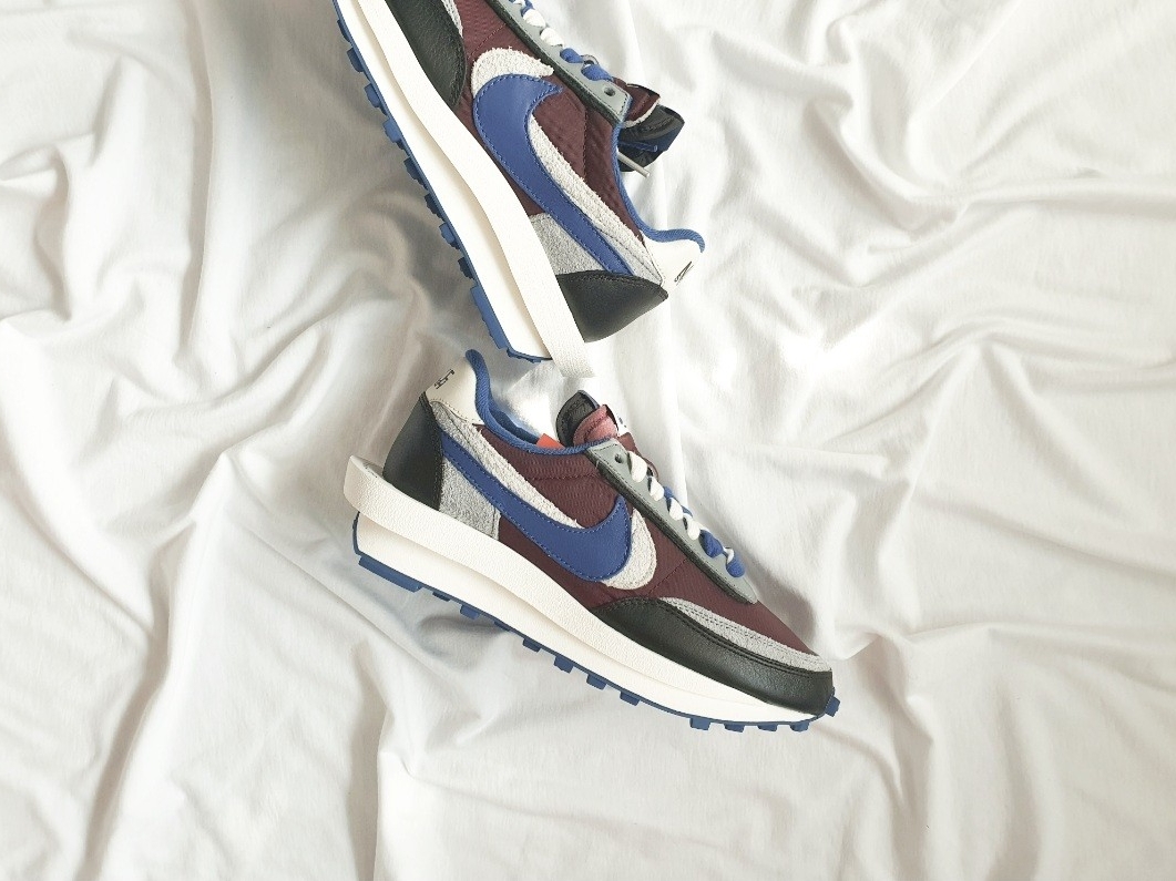 Nike x Sacai x Undercover LDWaffle Night Maroon Team Royal 착용 스타일 - 1