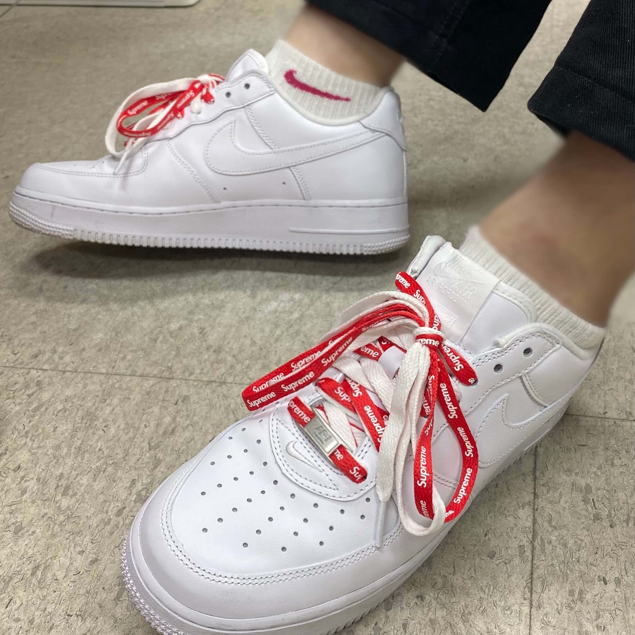 Nike x Supreme Air Force 1 Low White 착용 스타일